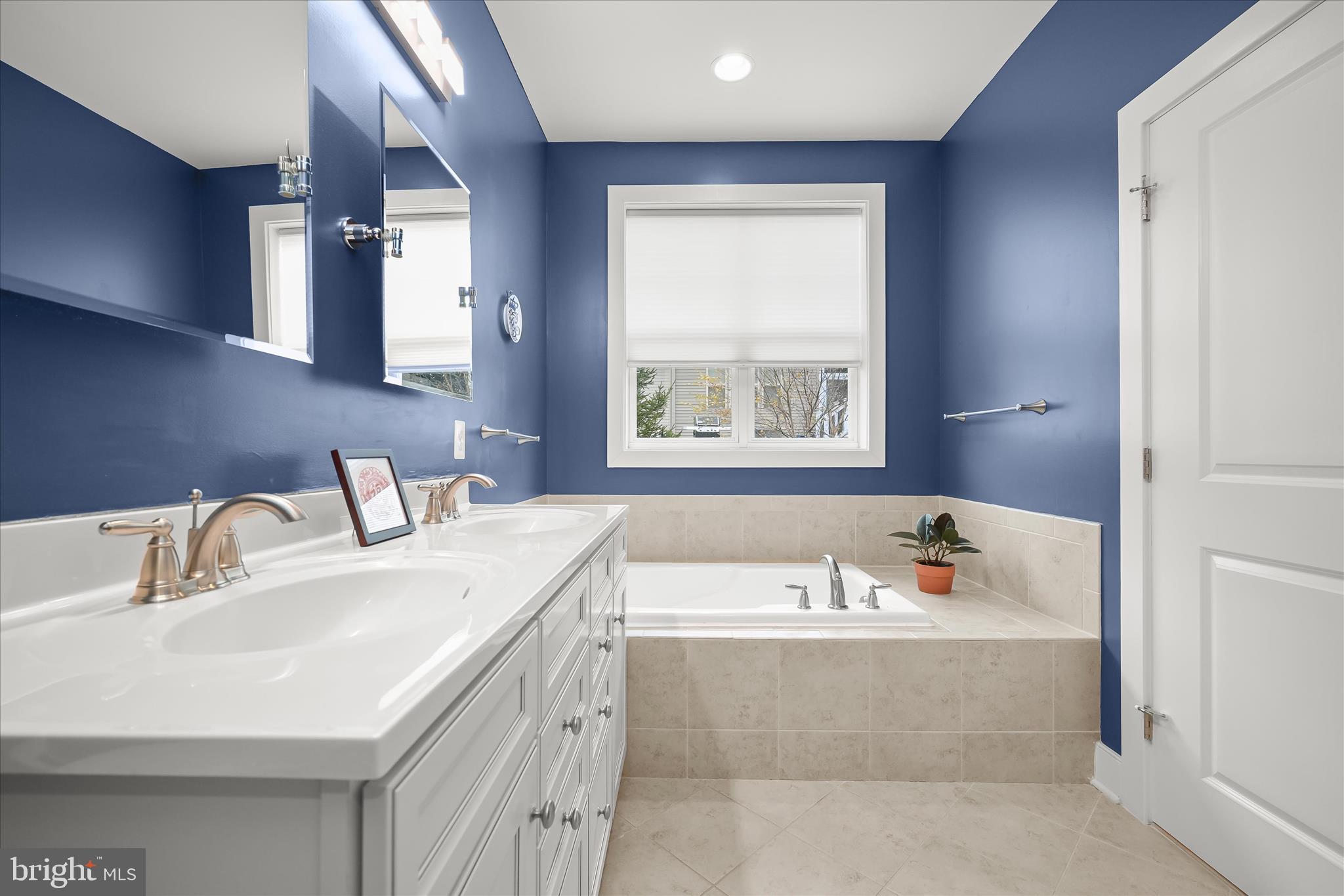 WALDEN WOODS - Residential