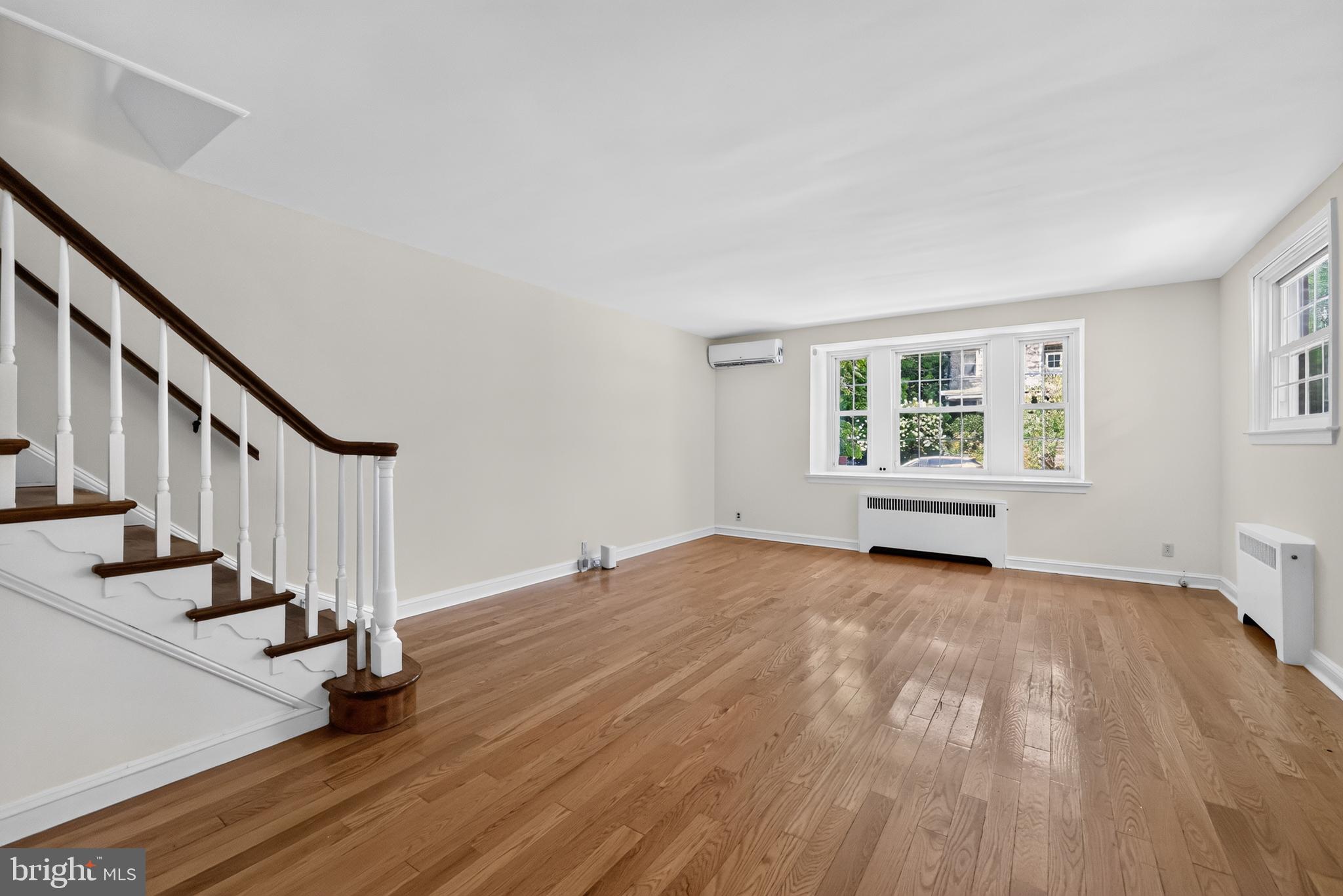 140 ROCHELLE AVENUE