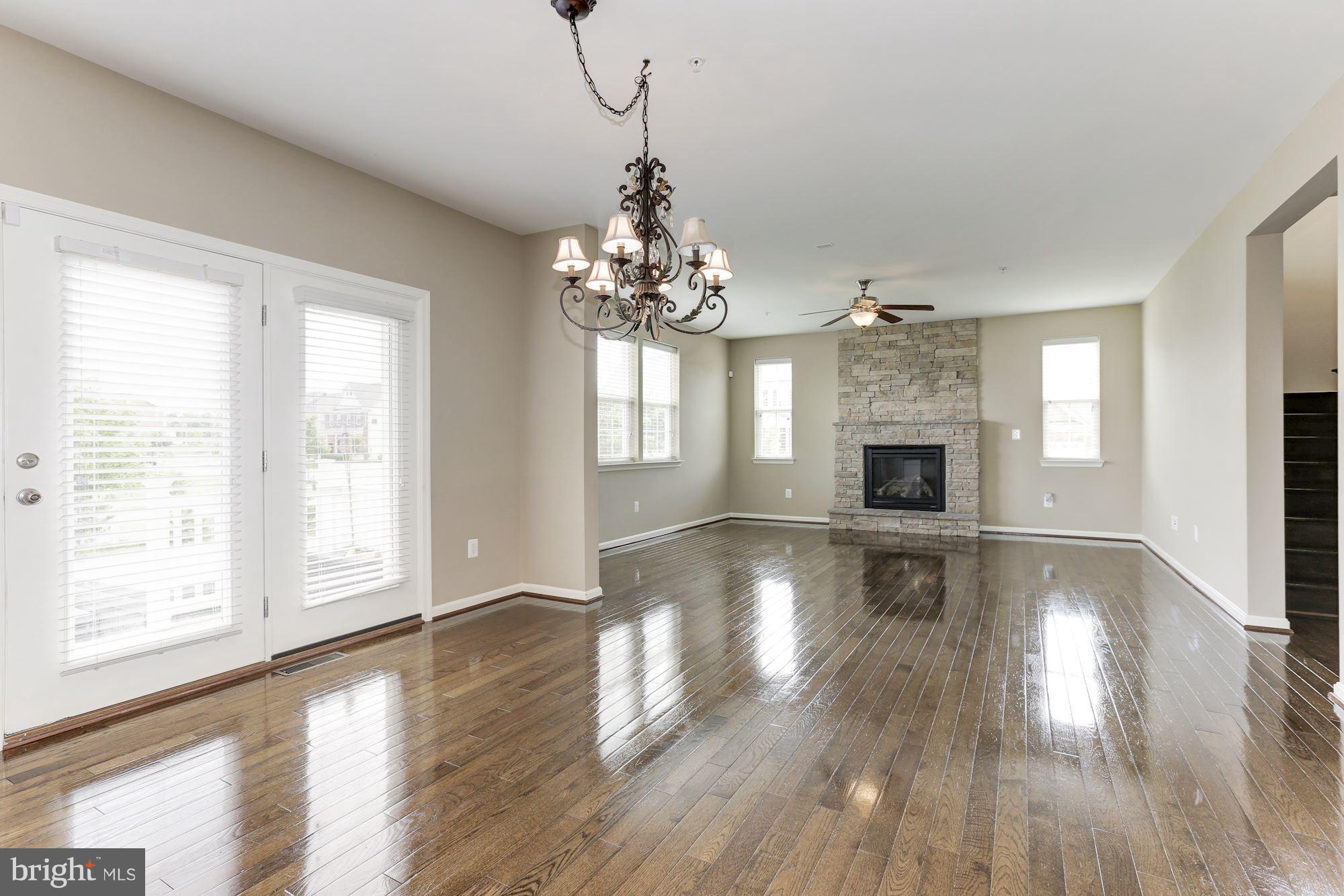 ST CHARLES SUB - GLENEAGLES - Residential Lease