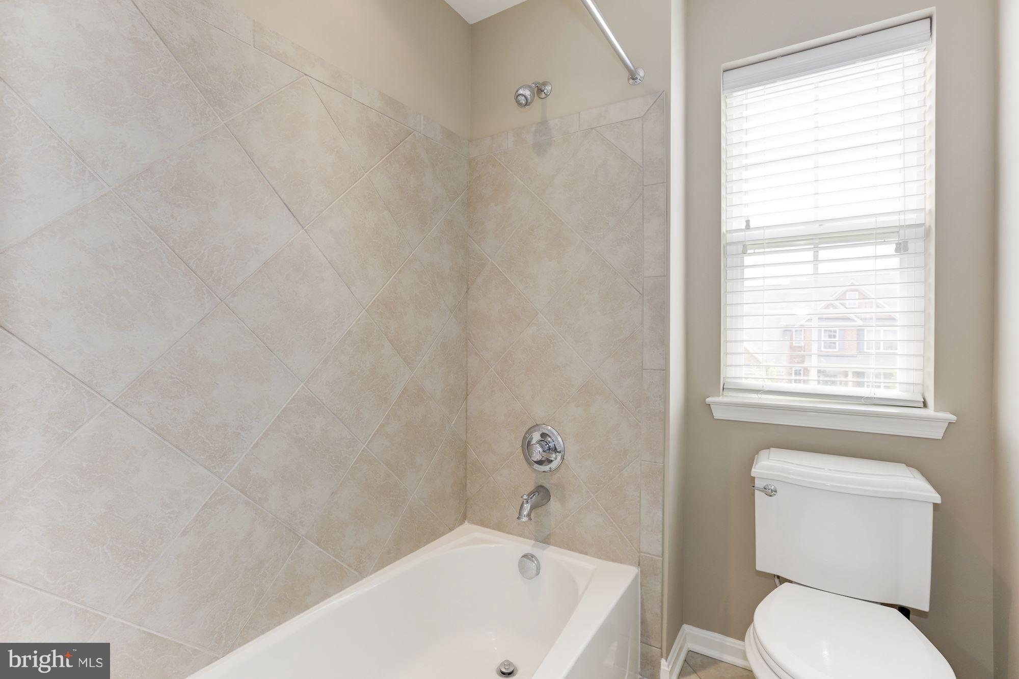 ST CHARLES SUB - GLENEAGLES - Residential Lease