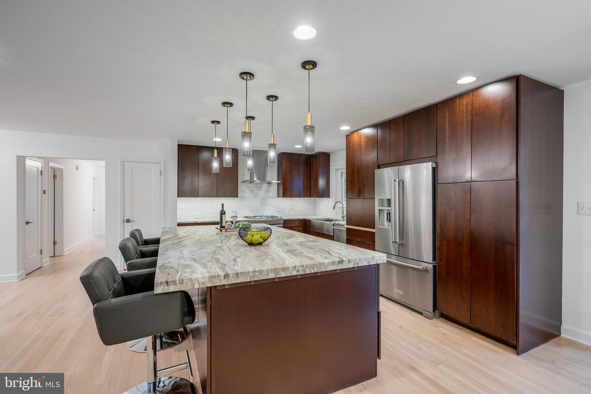 WILLIAMSBURG VILLAGE - Residential