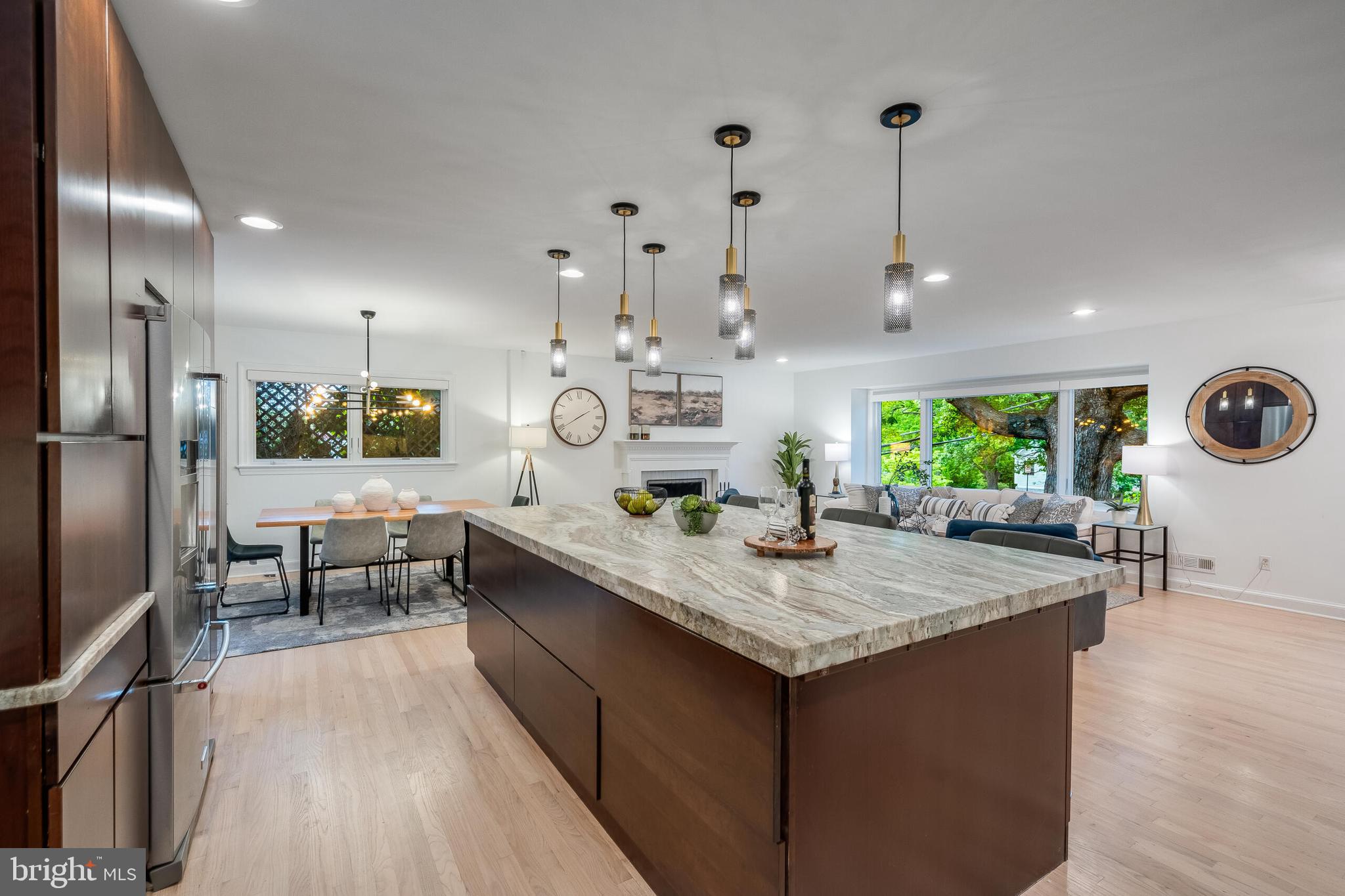 WILLIAMSBURG VILLAGE - Residential