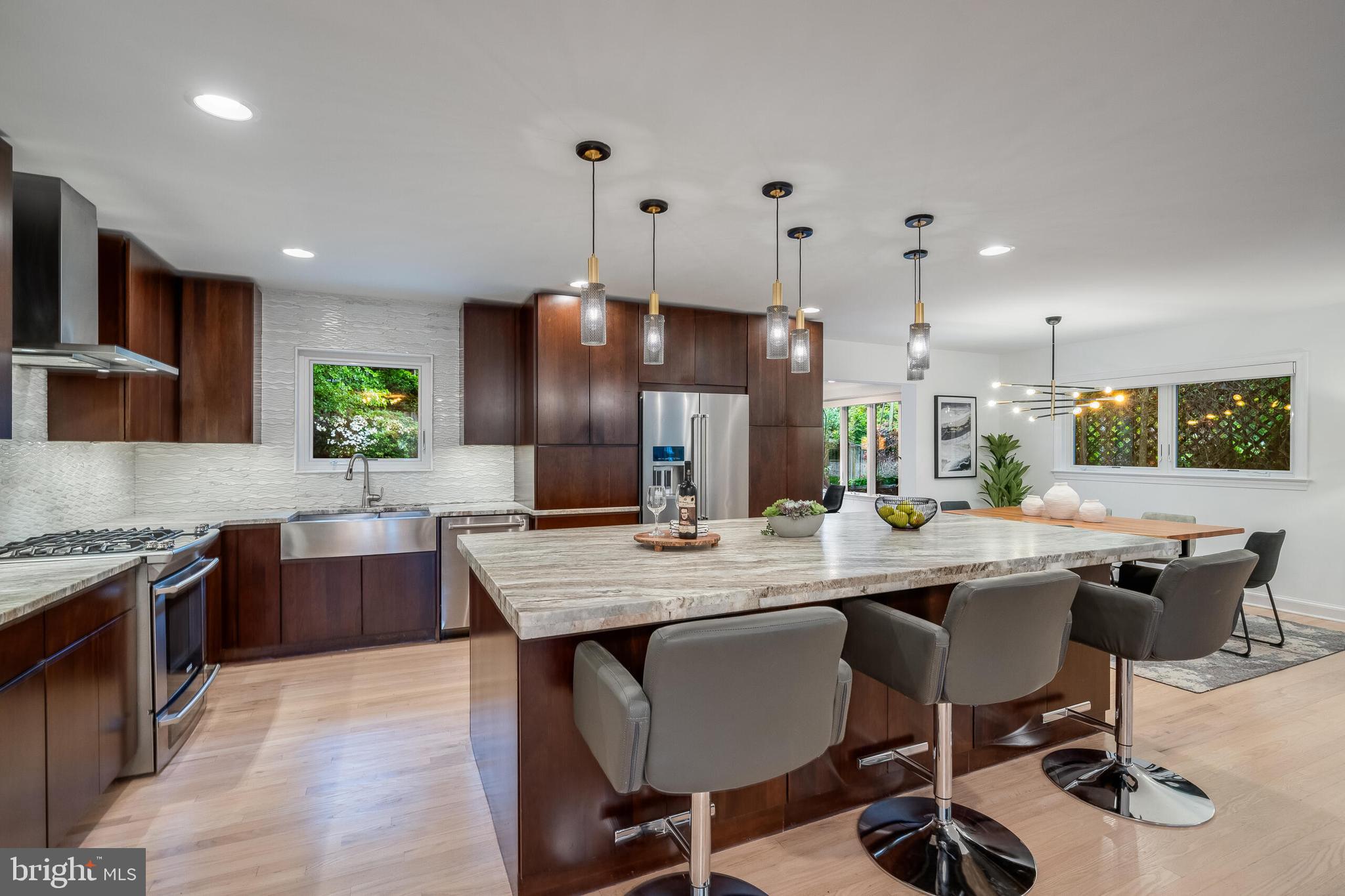 WILLIAMSBURG VILLAGE - Residential
