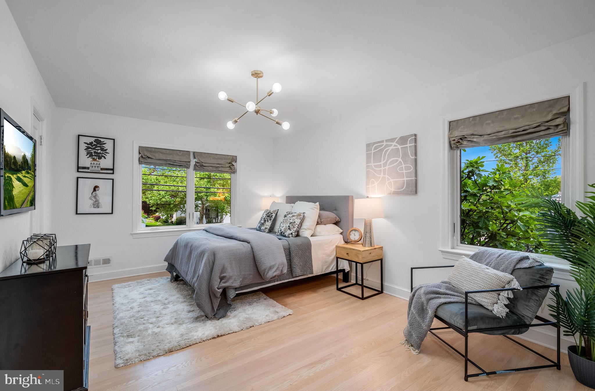 WILLIAMSBURG VILLAGE - Residential
