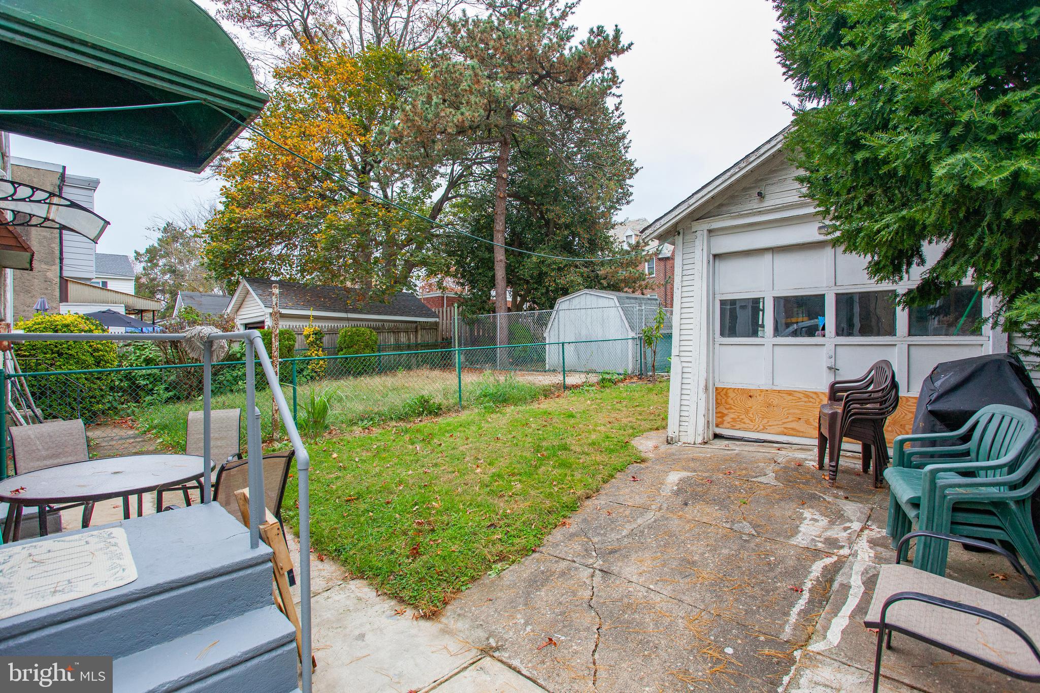 LAWNDALE - Residential