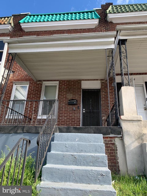 Townhouse For Sale - 2520 W Franklin Street<br/> BALTIMORE, MD 21223