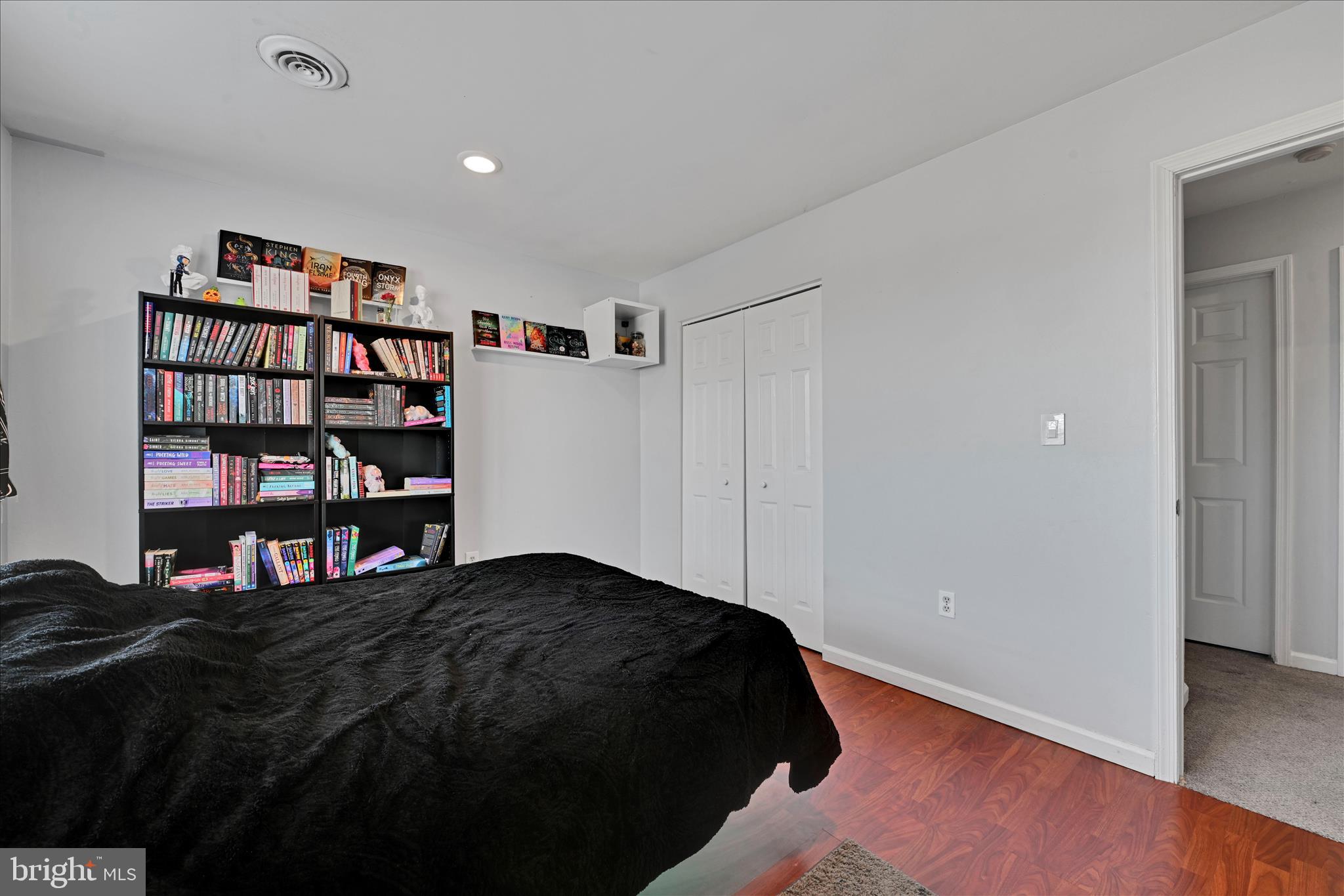 GLEN HOLLOW - Residential