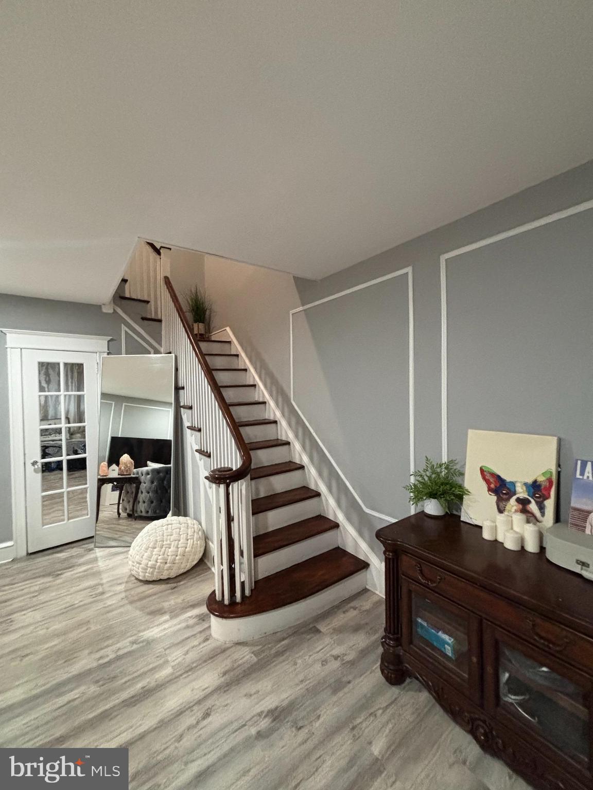 OXFORD CIRCLE - Residential