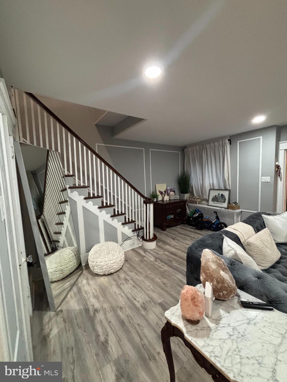 OXFORD CIRCLE - Residential