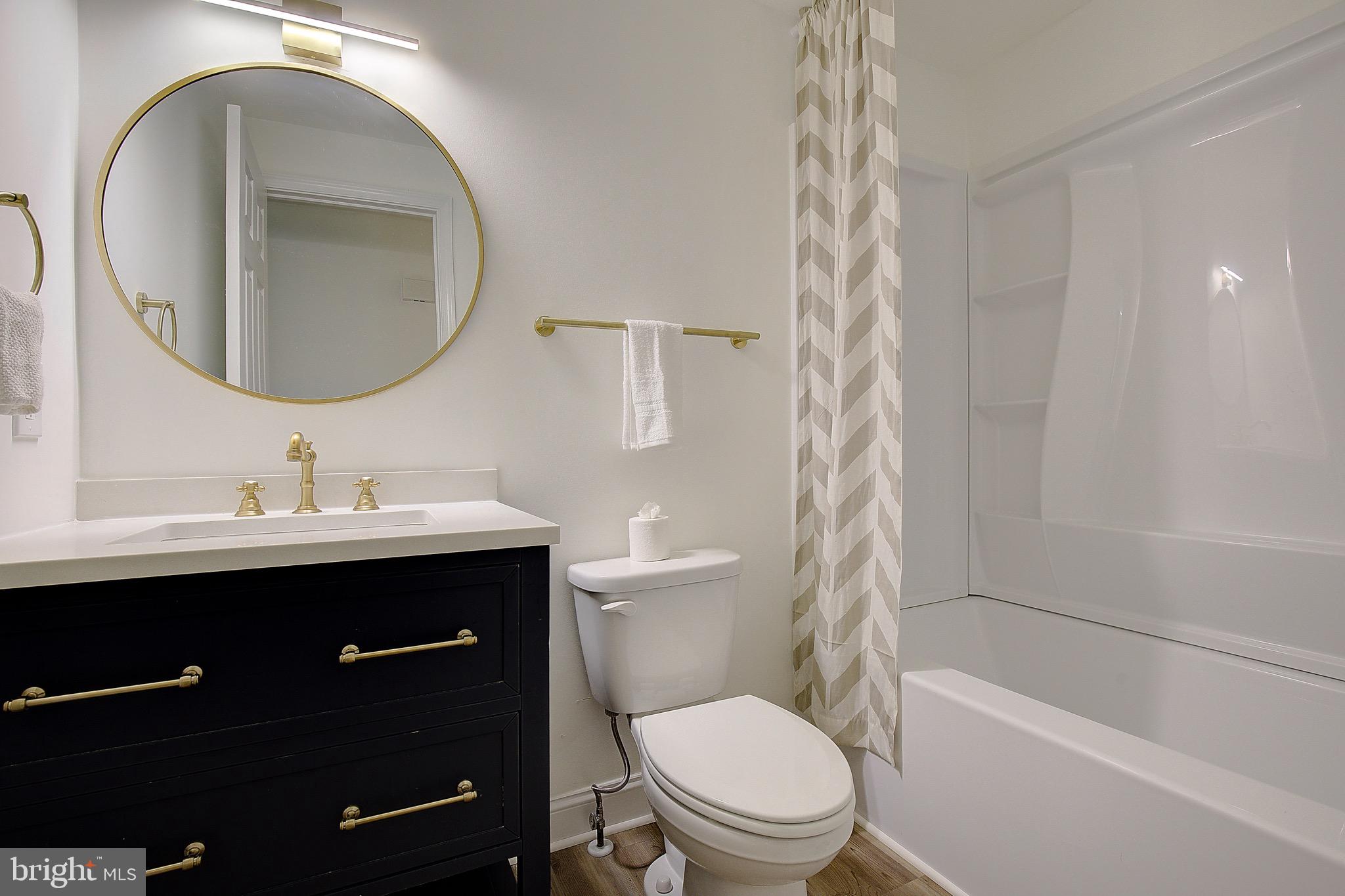 BREEZY POINT - Residential