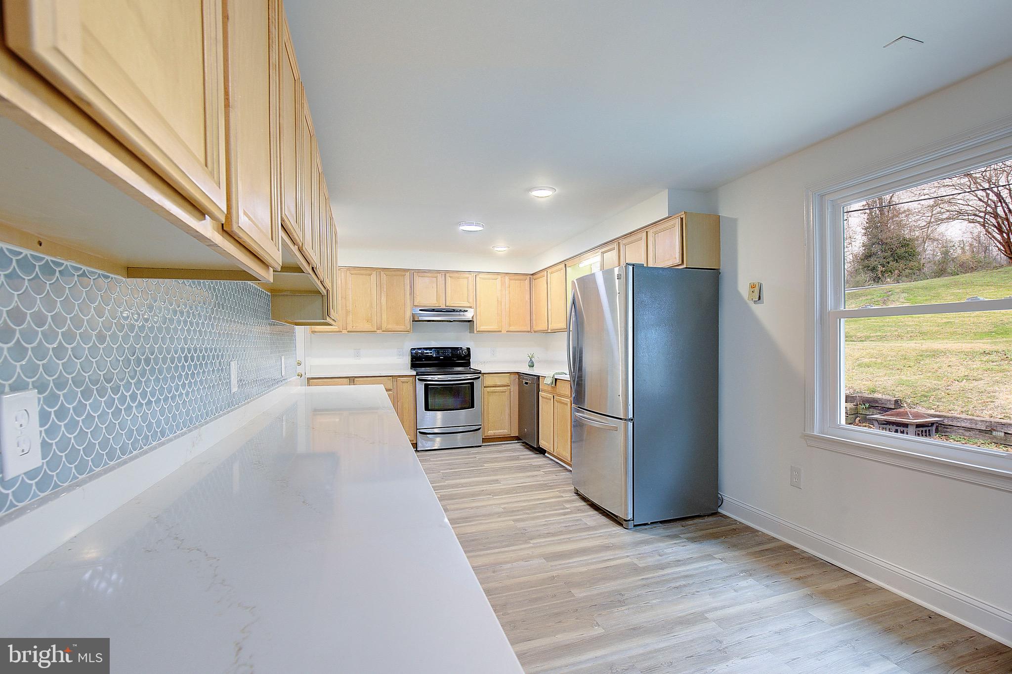 BREEZY POINT - Residential