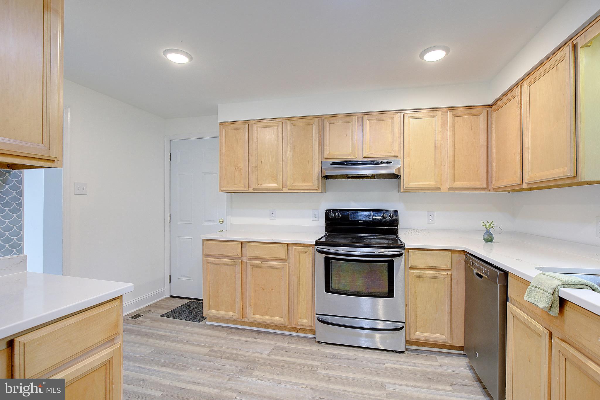 BREEZY POINT - Residential