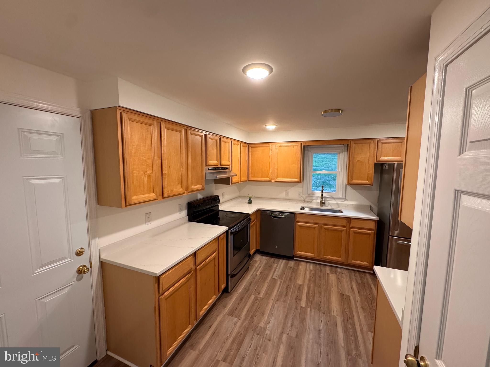 BREEZY POINT - Residential