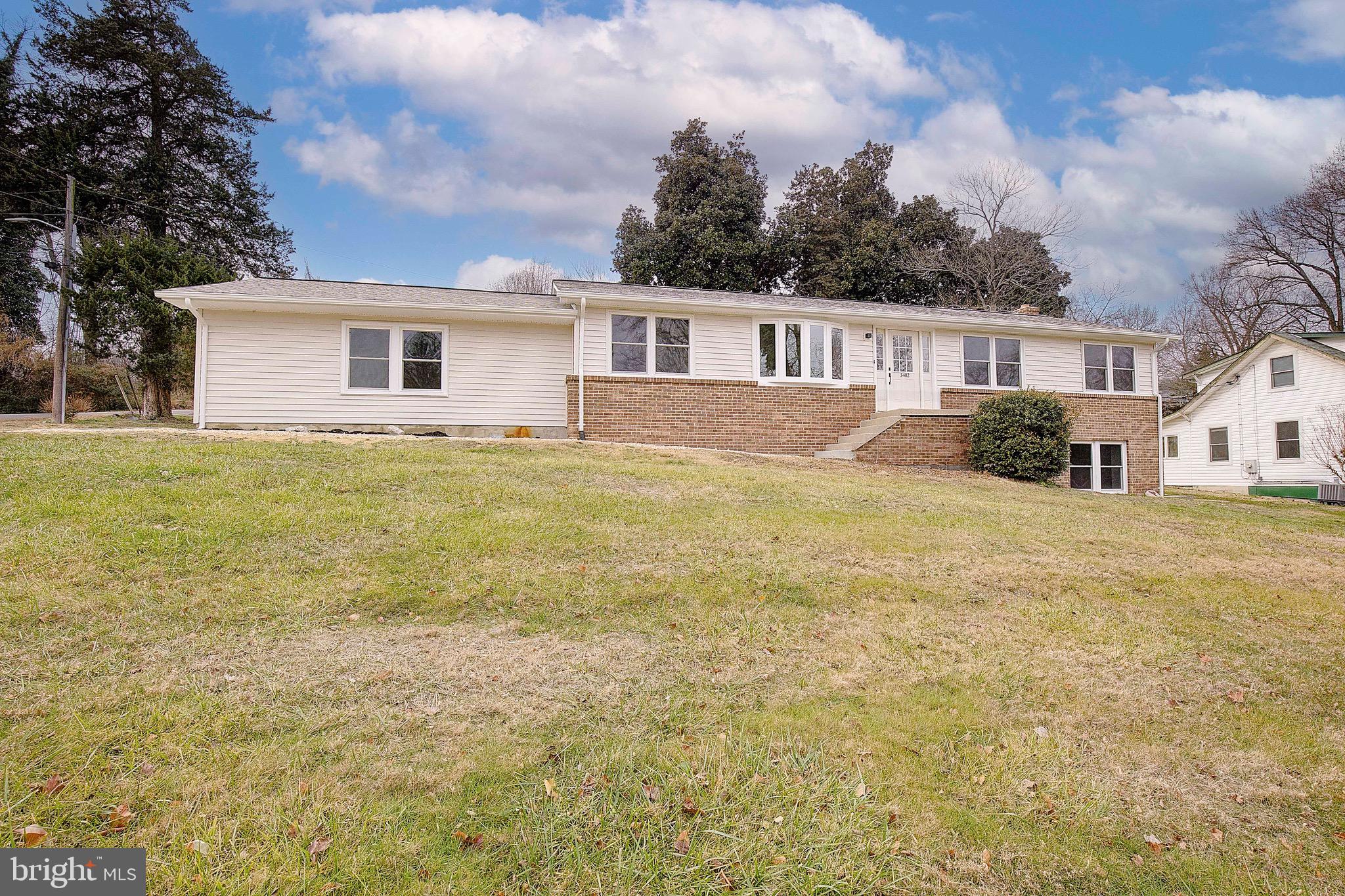 BREEZY POINT - Residential