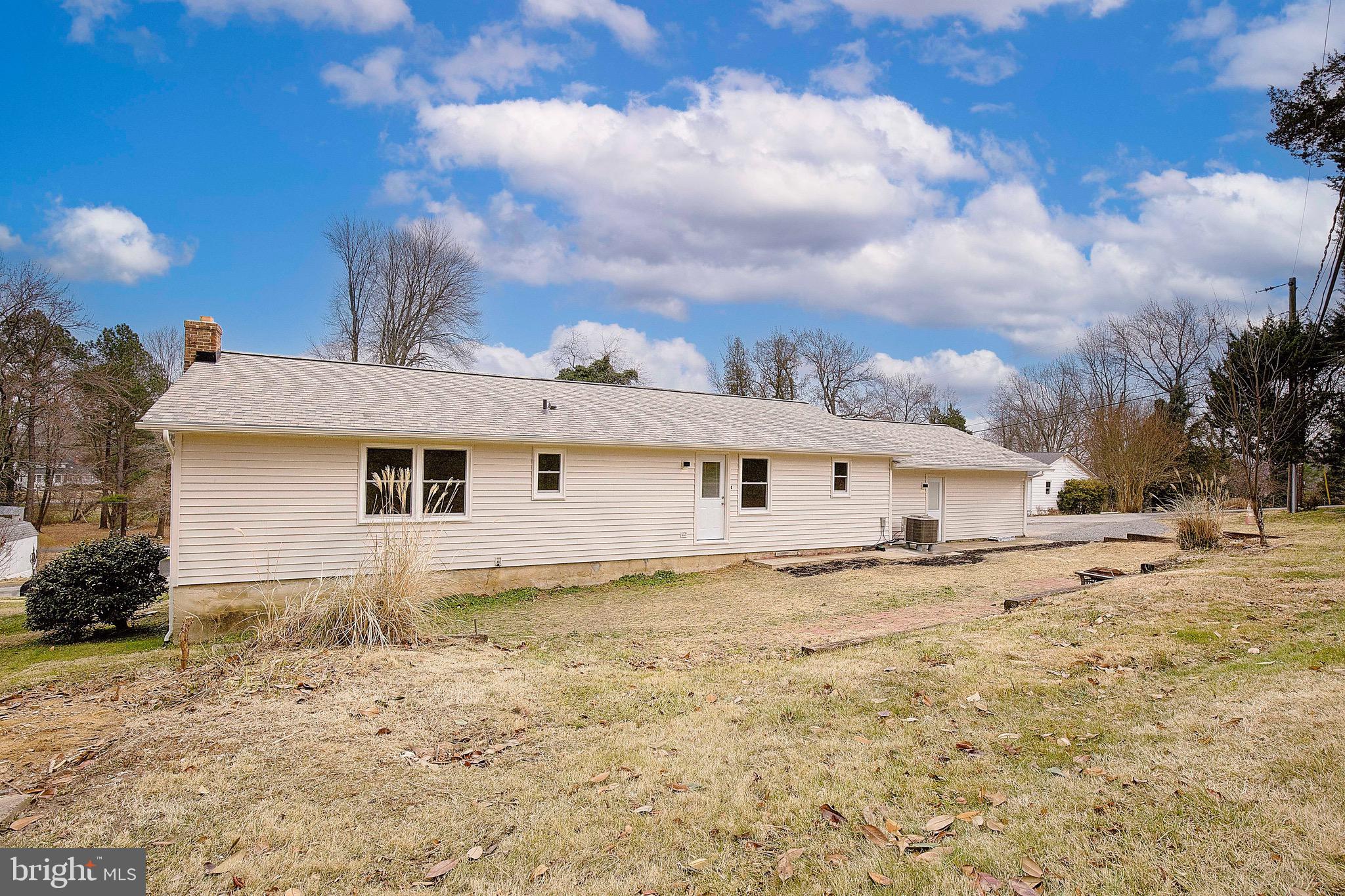 BREEZY POINT - Residential