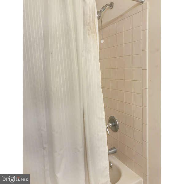 MAGNOLIA WOODS - Residential Lease