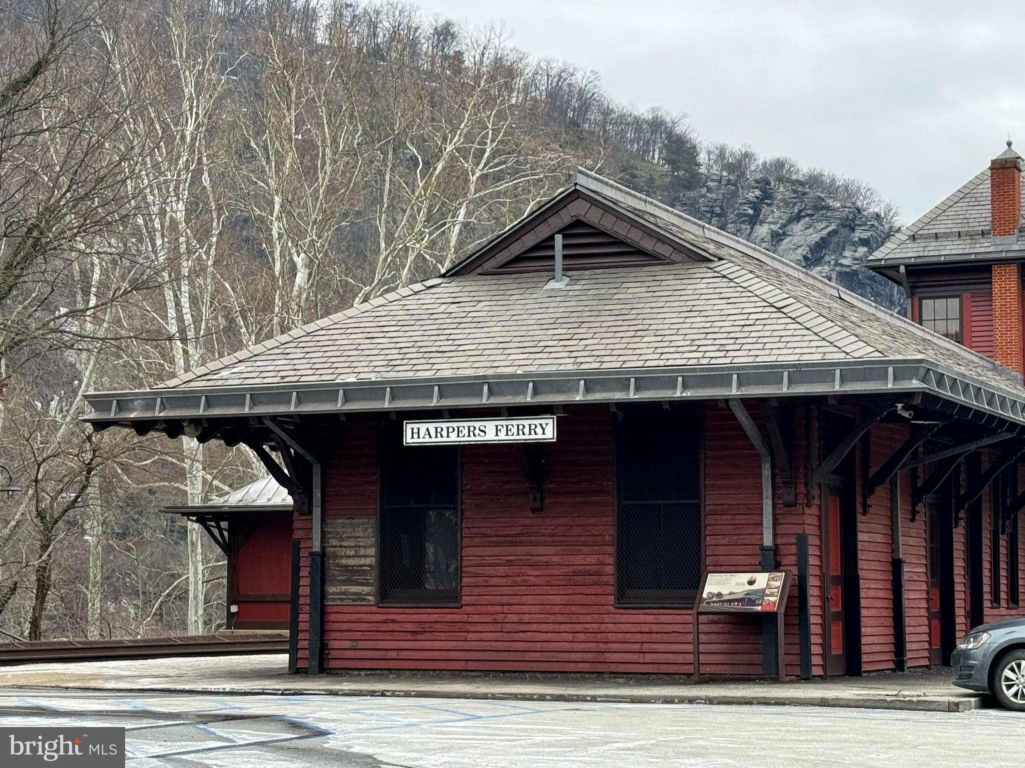 HARPERS FERRY - Land