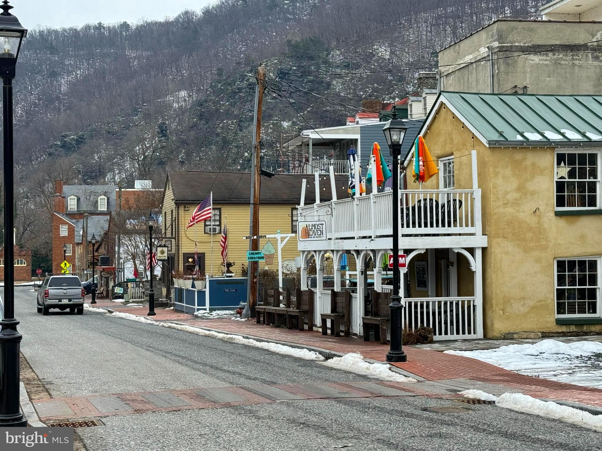 HARPERS FERRY - Land