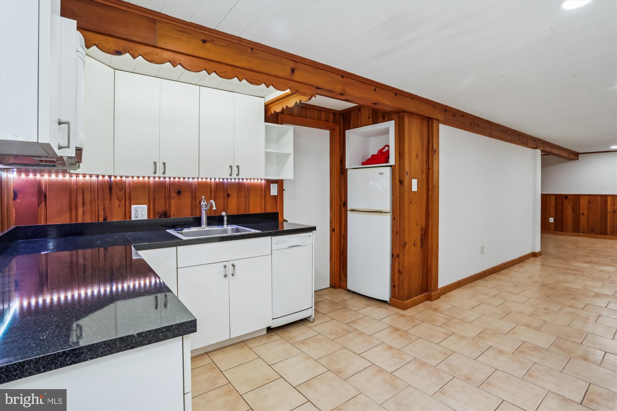 ROSEDALE PARK - Residential Lease