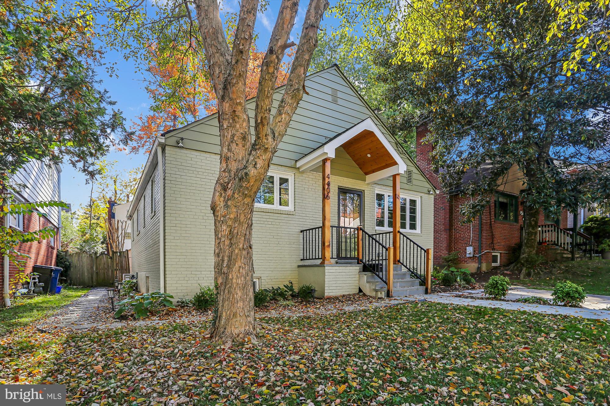 ROSEDALE PARK - Residential Lease