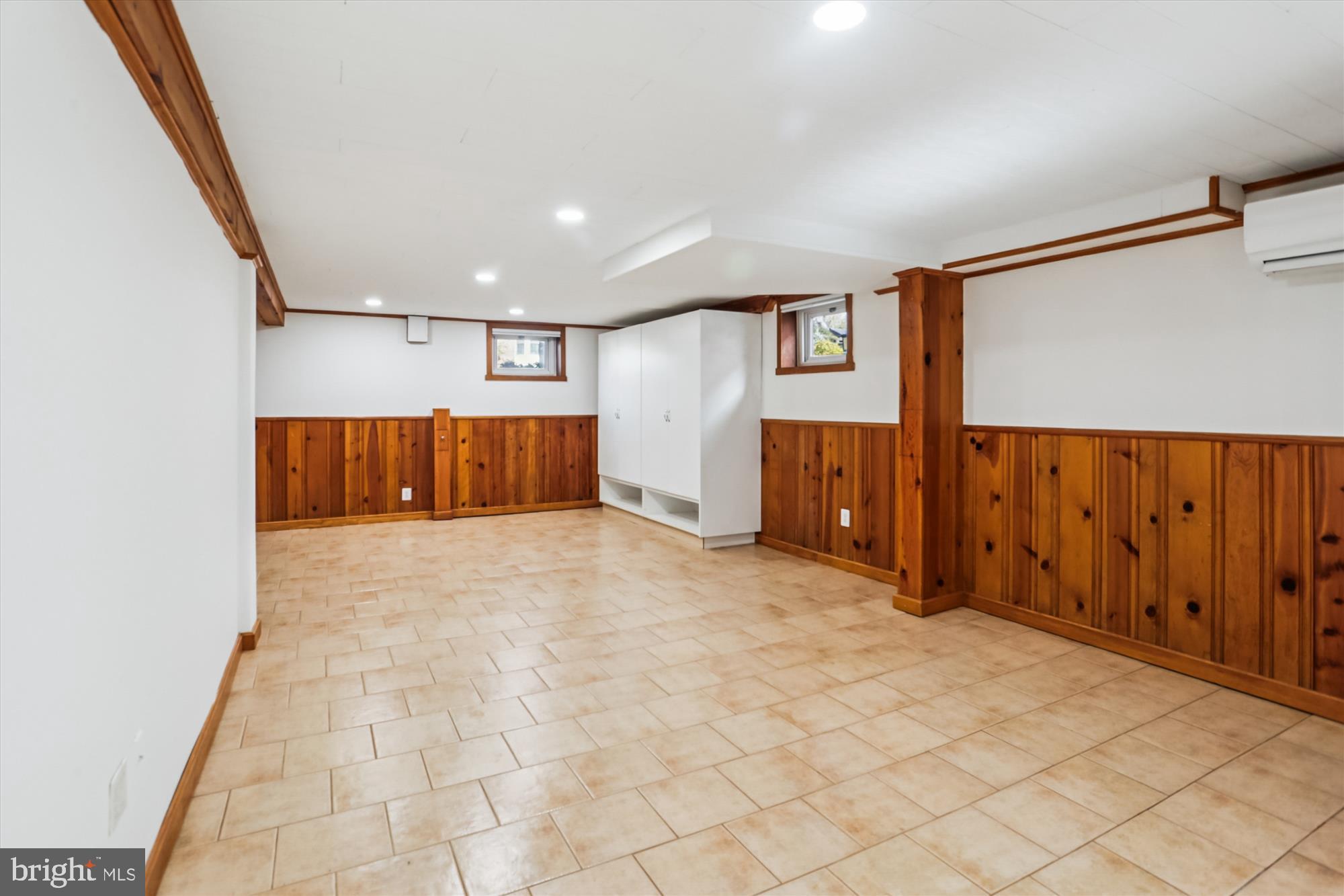 ROSEDALE PARK - Residential Lease