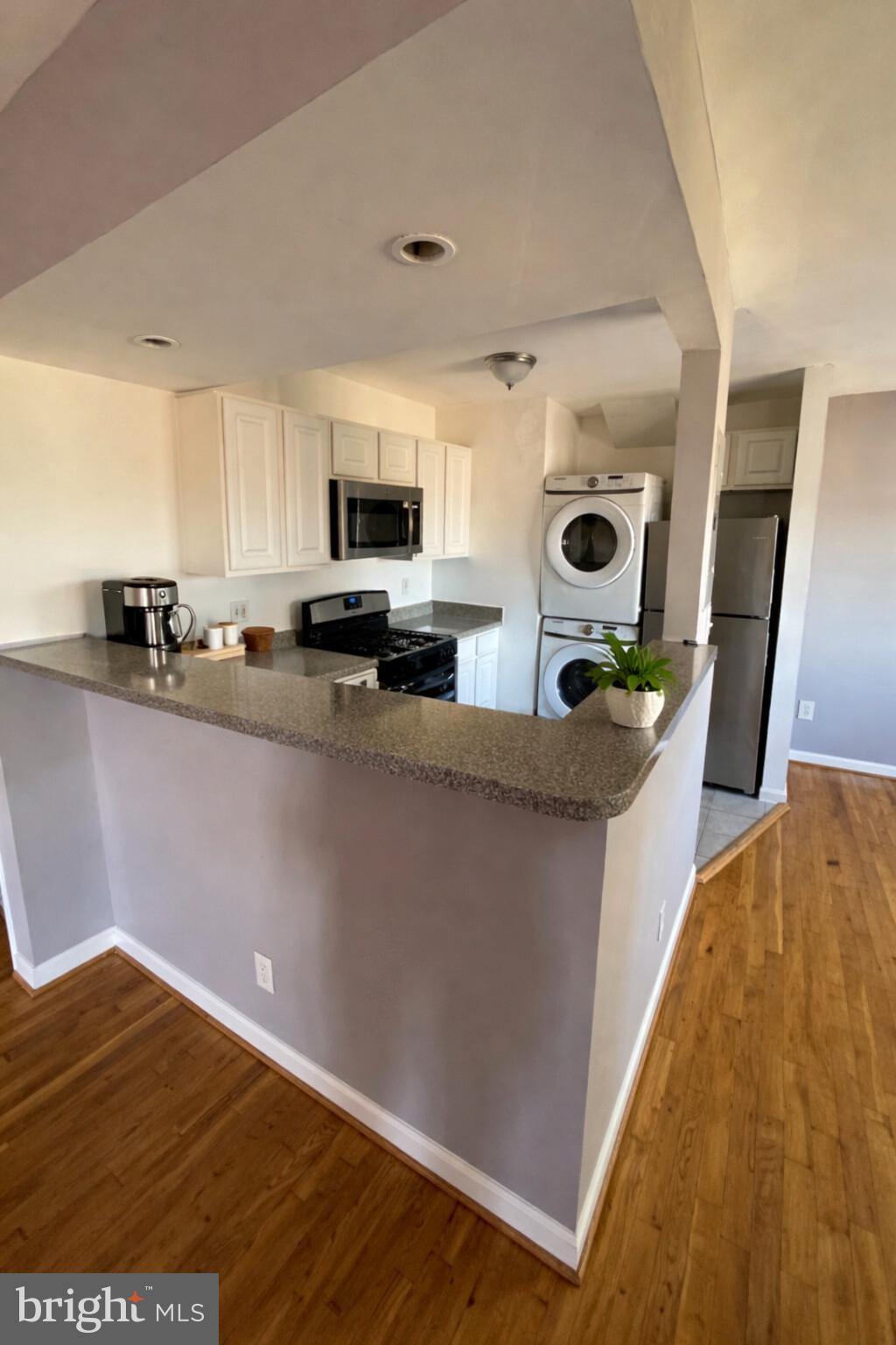 MARKHAM VIEW CONDOMINIUMS - Residential