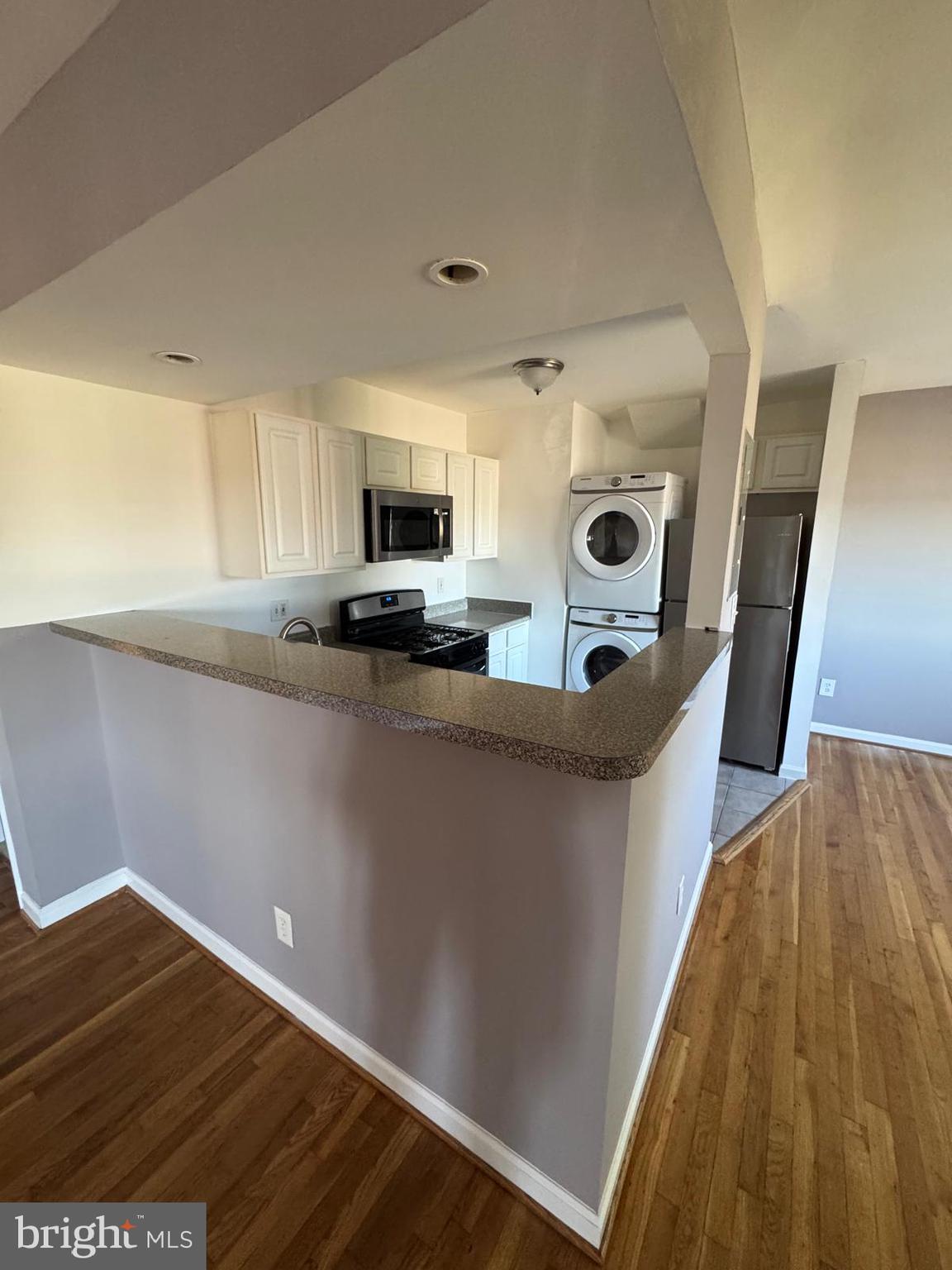 MARKHAM VIEW CONDOMINIUMS - Residential