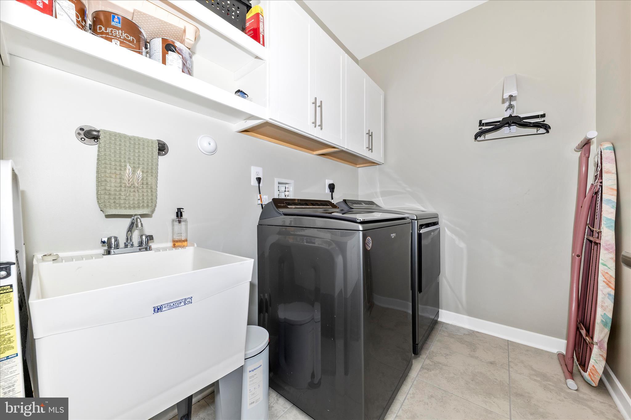 BELLE AIR TOWNHOMES - Residential
