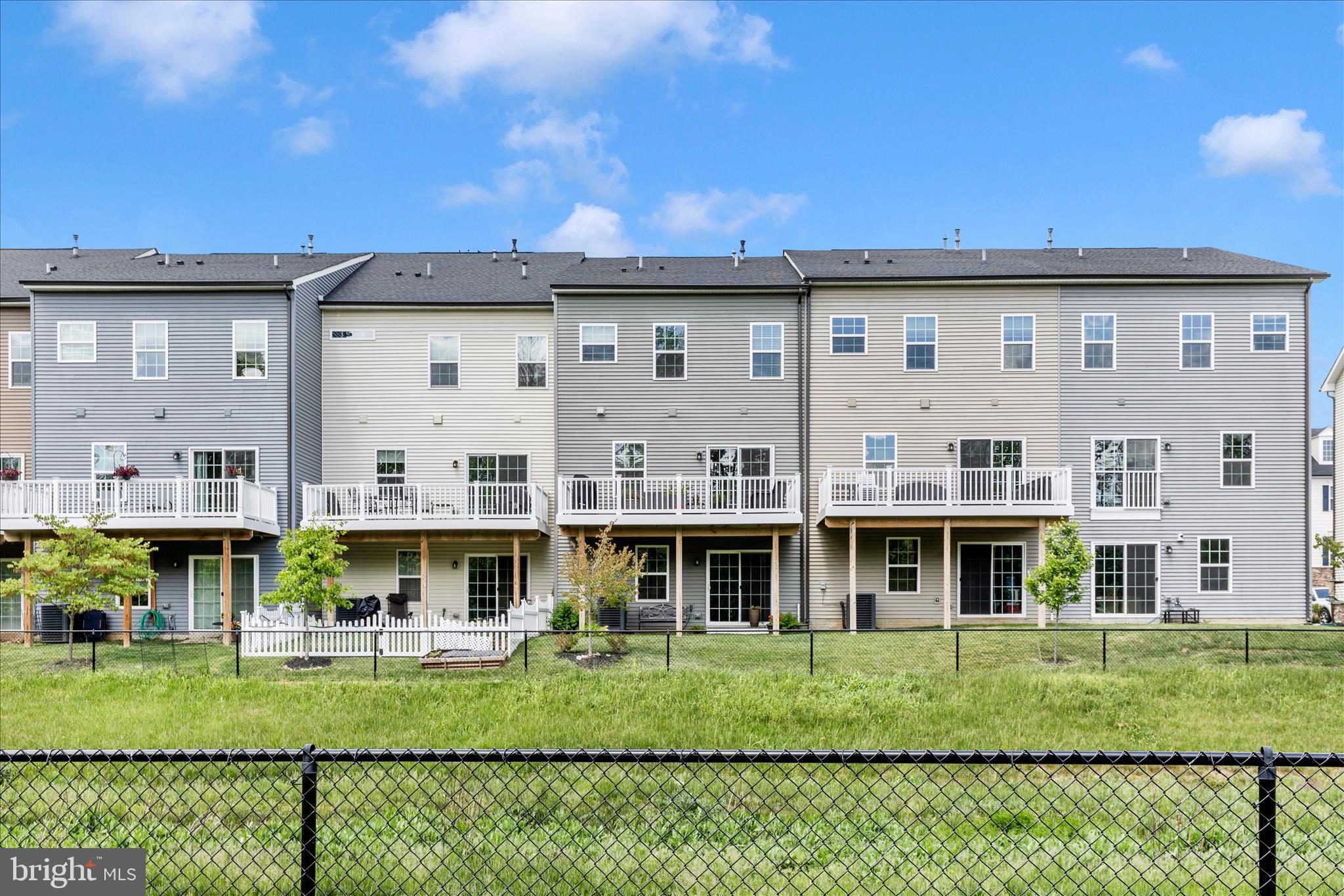 BELLE AIR TOWNHOMES - Residential