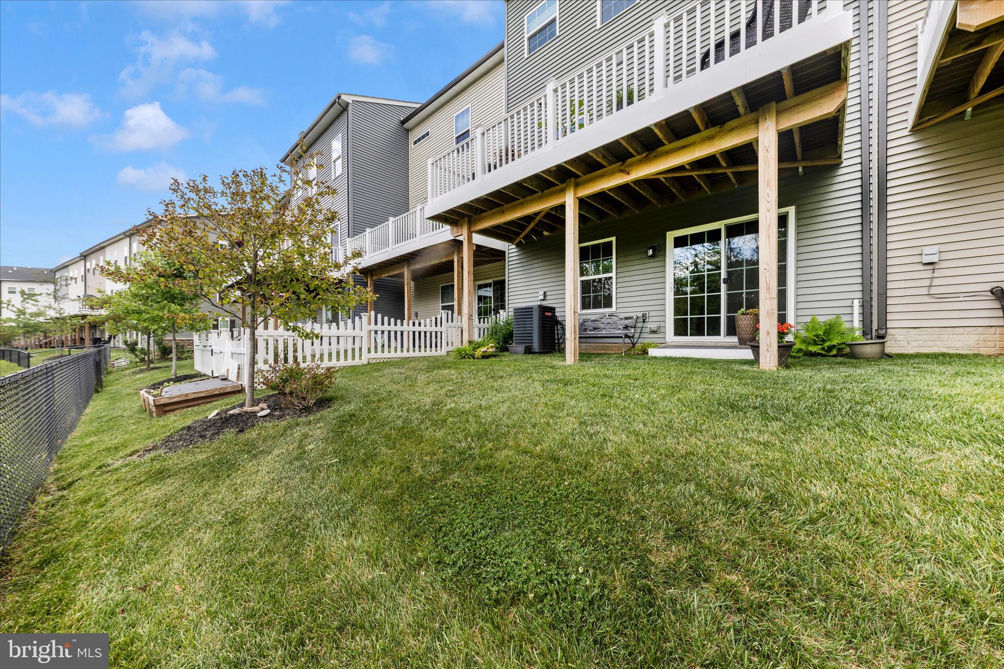 BELLE AIR TOWNHOMES - Residential