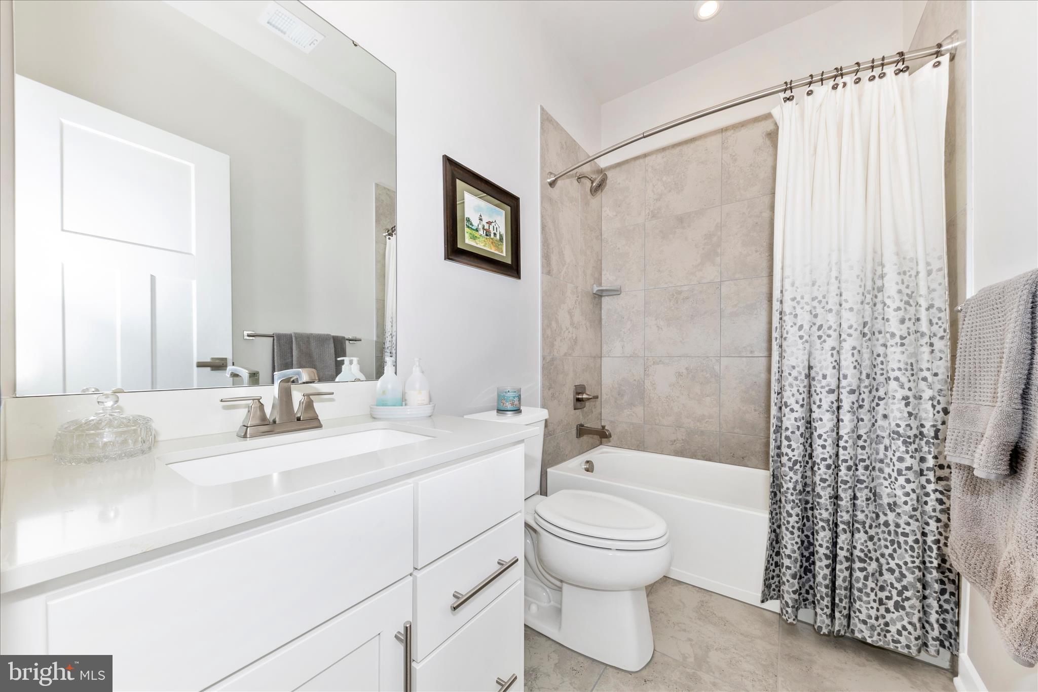 BELLE AIR TOWNHOMES - Residential