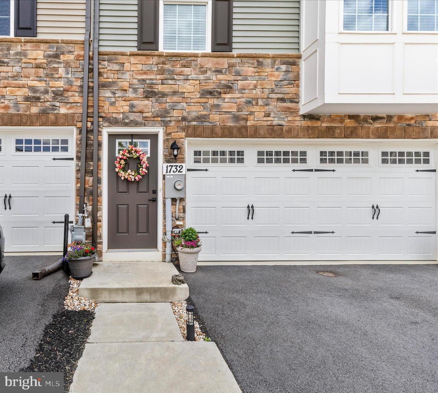BELLE AIR TOWNHOMES - Residential