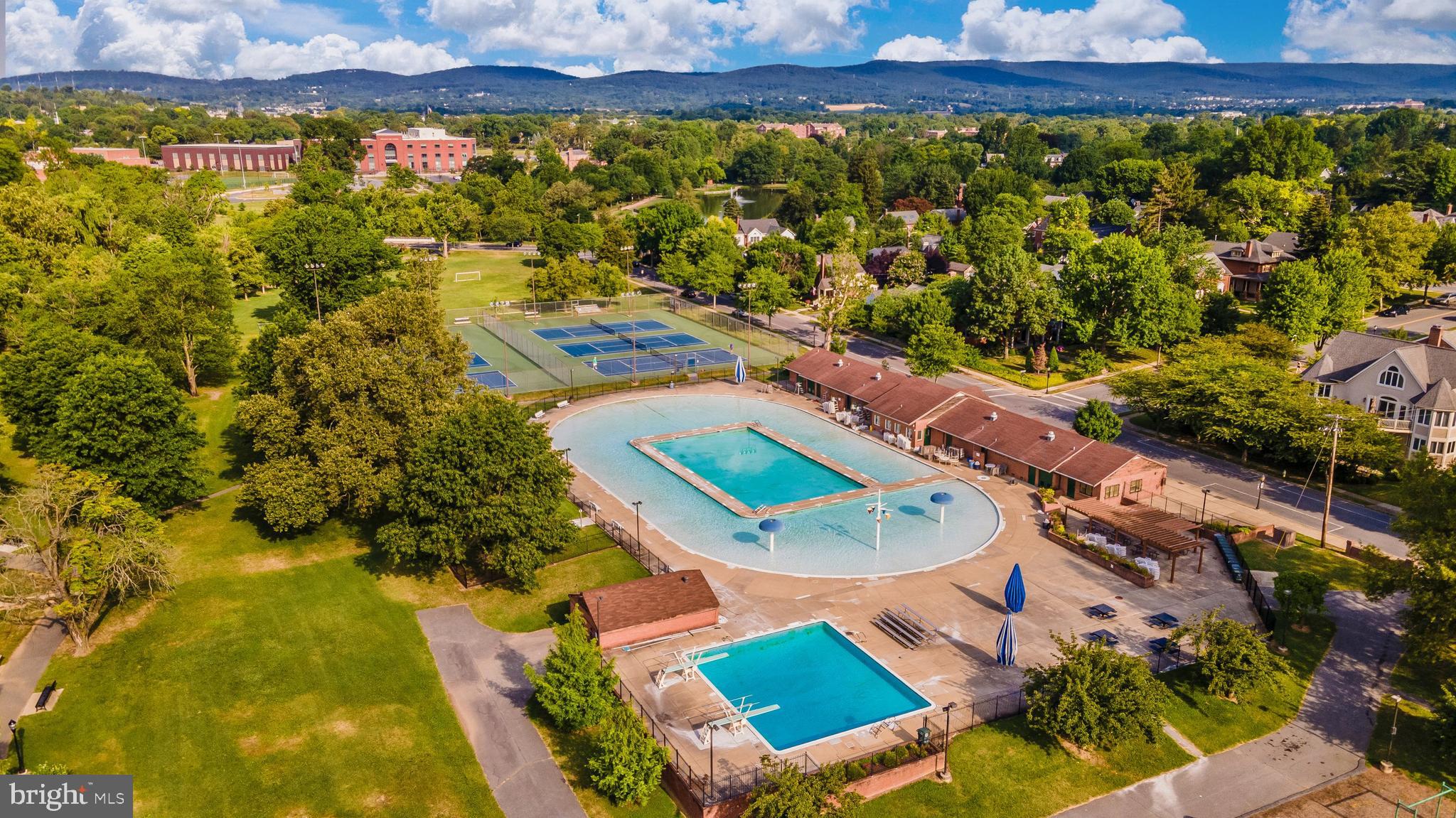 BELLE AIR TOWNHOMES - Residential