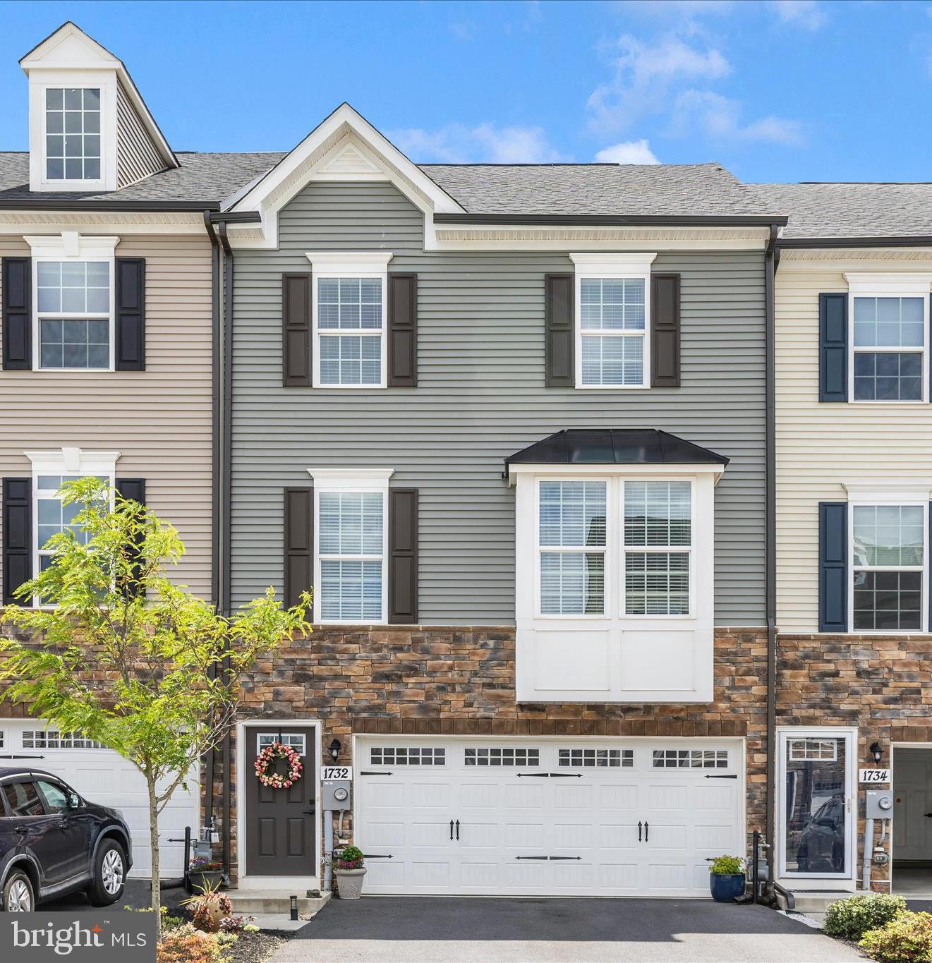 BELLE AIR TOWNHOMES - Residential