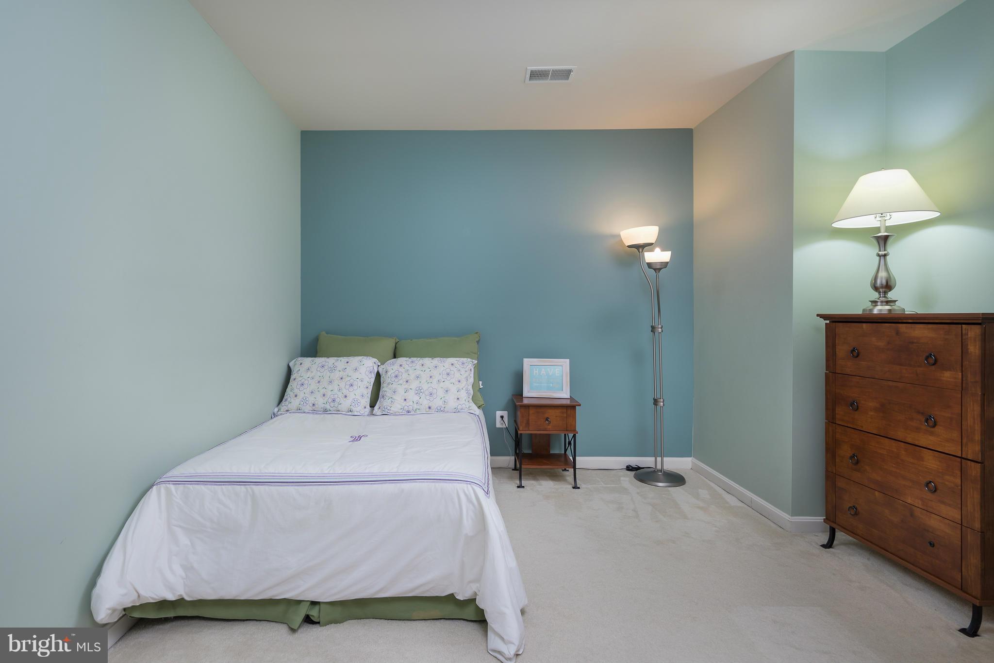 PEMBROOKE - Residential