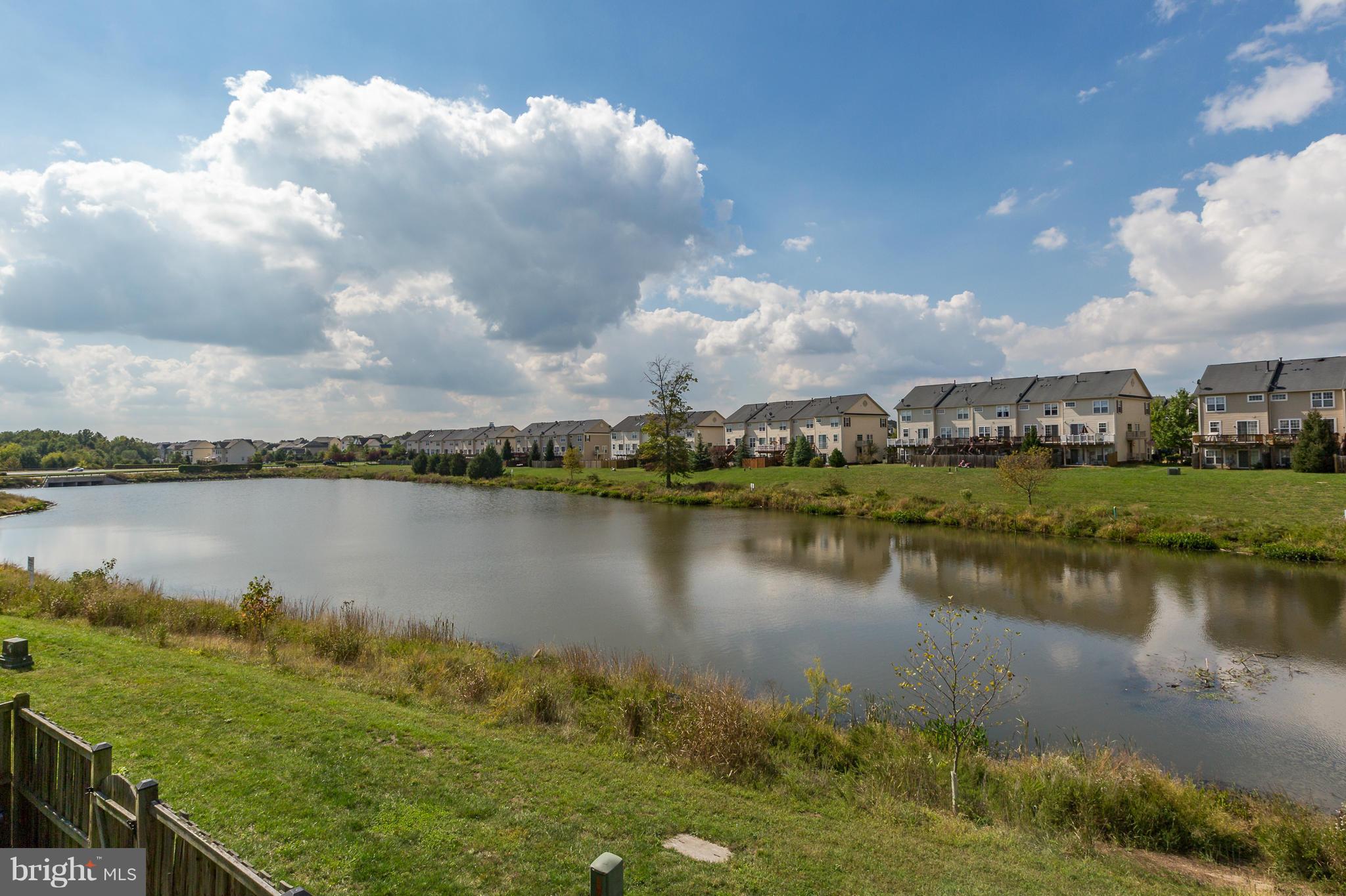 PEMBROOKE - Residential