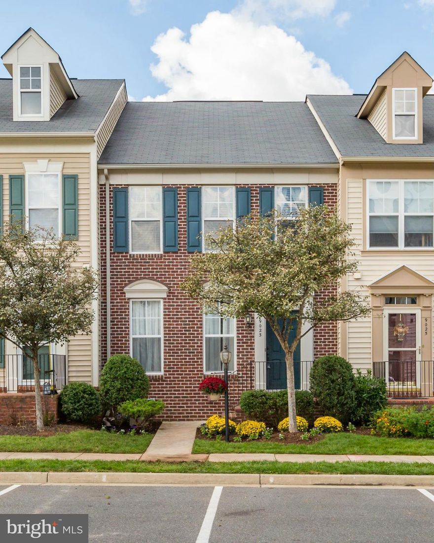 **THIS IS IT - YOUR CHANCE TO OWN A LITTLE SLICE OF HEAVEN!!**RARE & POPULAR WILLIAMSBURG MODEL BY MILLER & SMITH WITH GORGEOUS CUSTOM UPGRADES & WATER VIEW**3 BR's & BONUS ROOM**3 FULL BA's**FULL BA IN WALK-OUT BASEMENT**STUNNING GOURMET KITCHEN W/TILE BACKSPLASH**OVER-SIZED ISLAND W/BREAKFAST BAR**CUSTOM PLANNING DESK IN KITCHEN**DECK WITH PEACEFUL VIEW OF POND**CLOSE TO VRE**AND MUCH MORE!!**