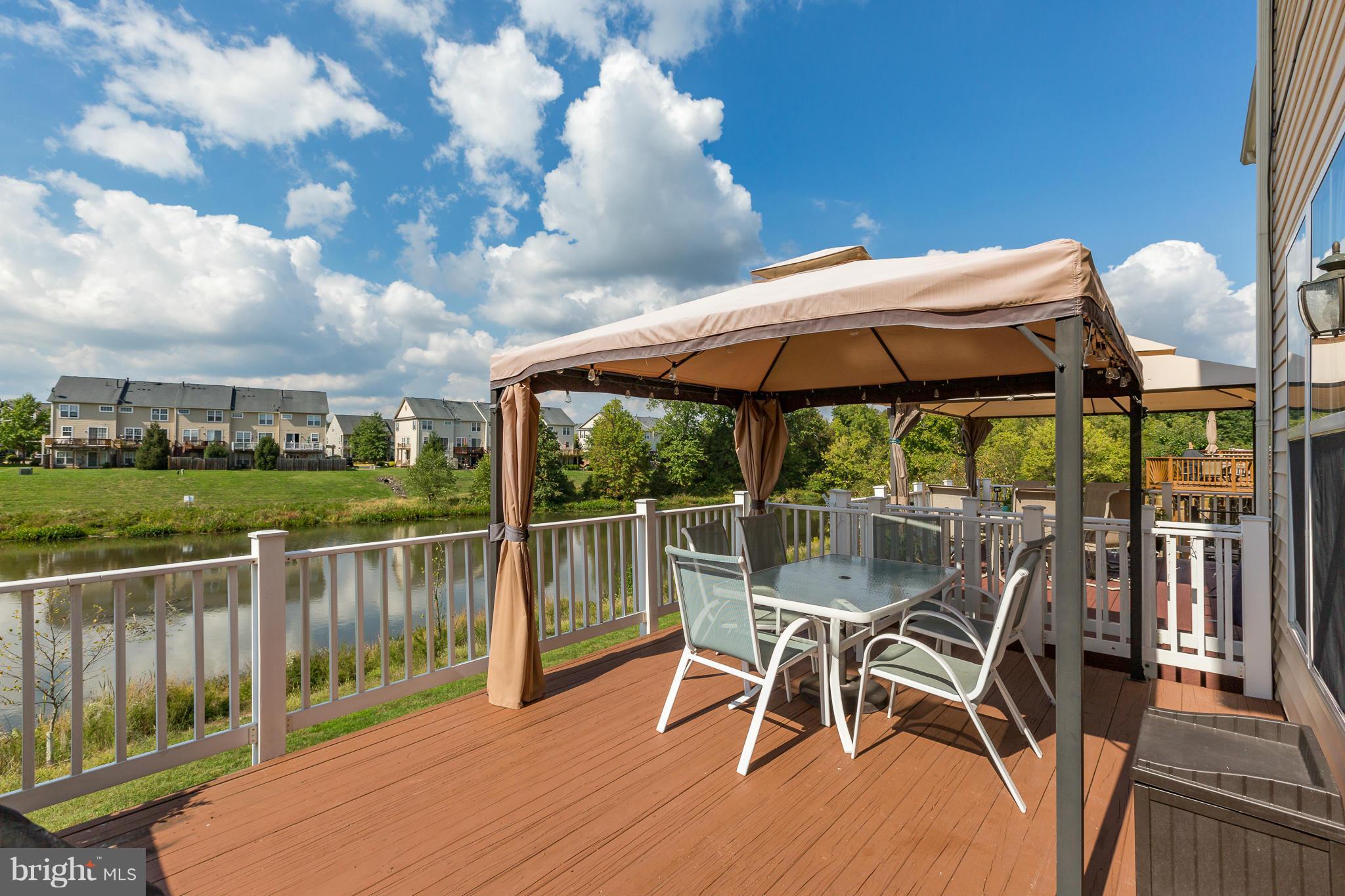 PEMBROOKE - Residential