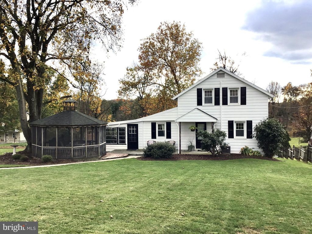 Photo of 14 Middle Creek Road, Lititz, PA 17543 (MLS # PALA2045862)