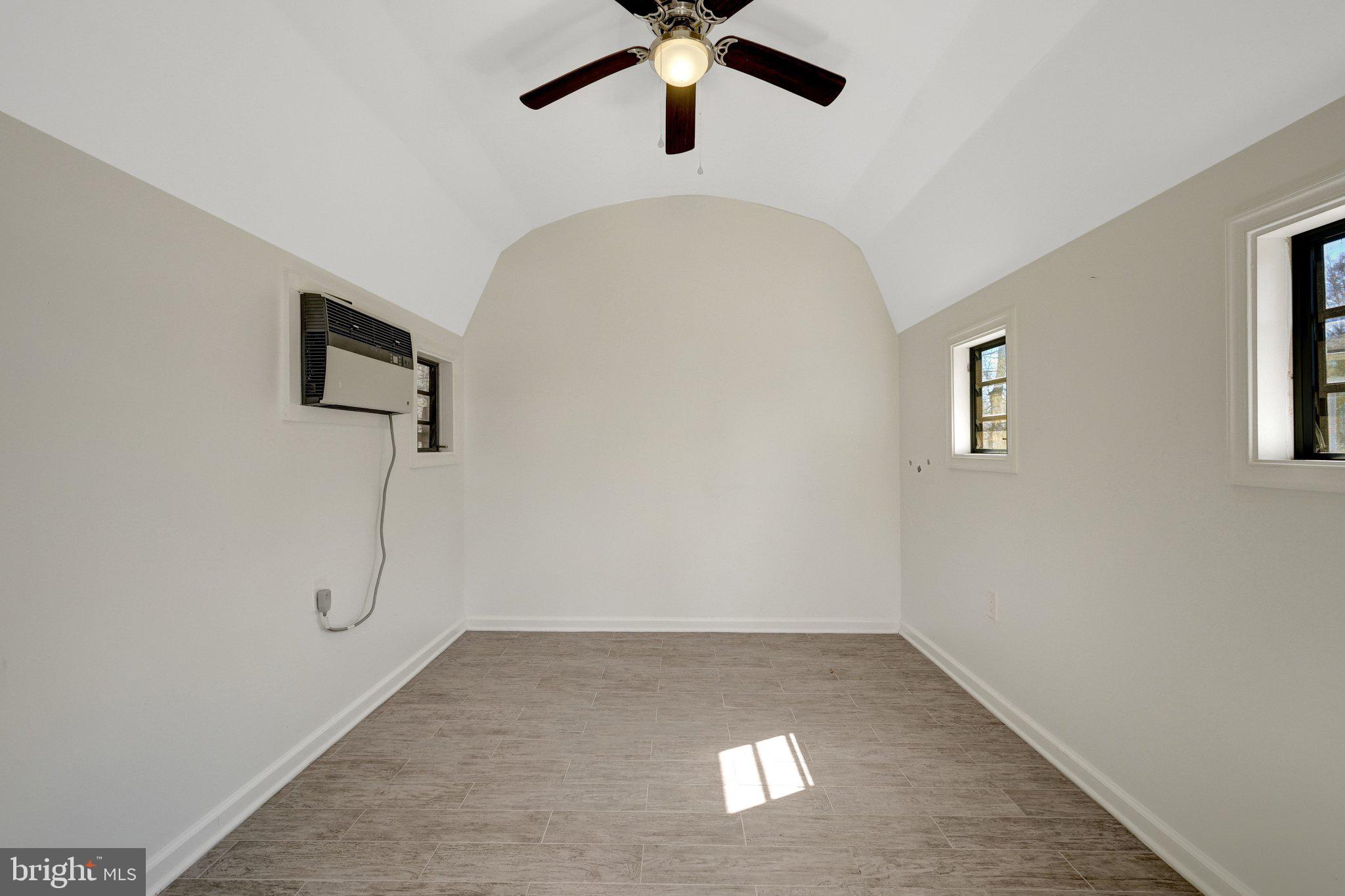 MANTUA - Residential