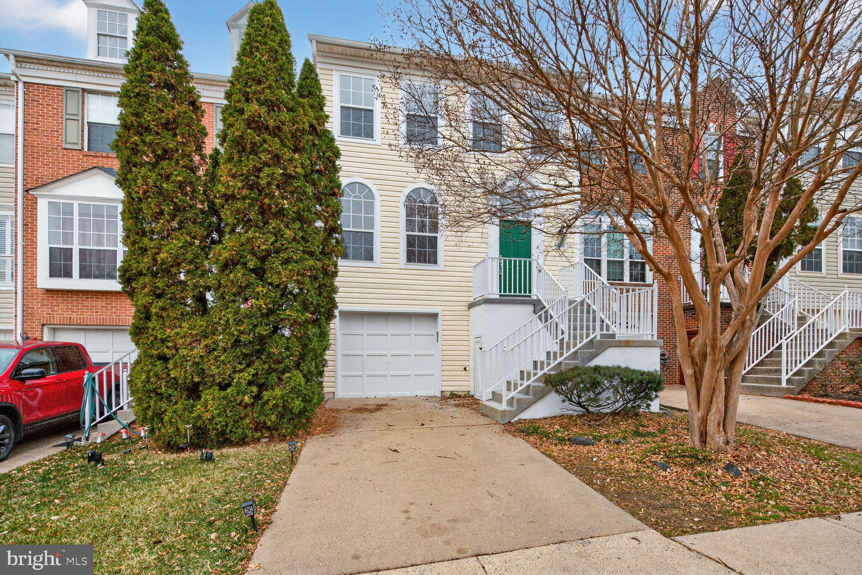 6808 CEDAR LOCH COURT