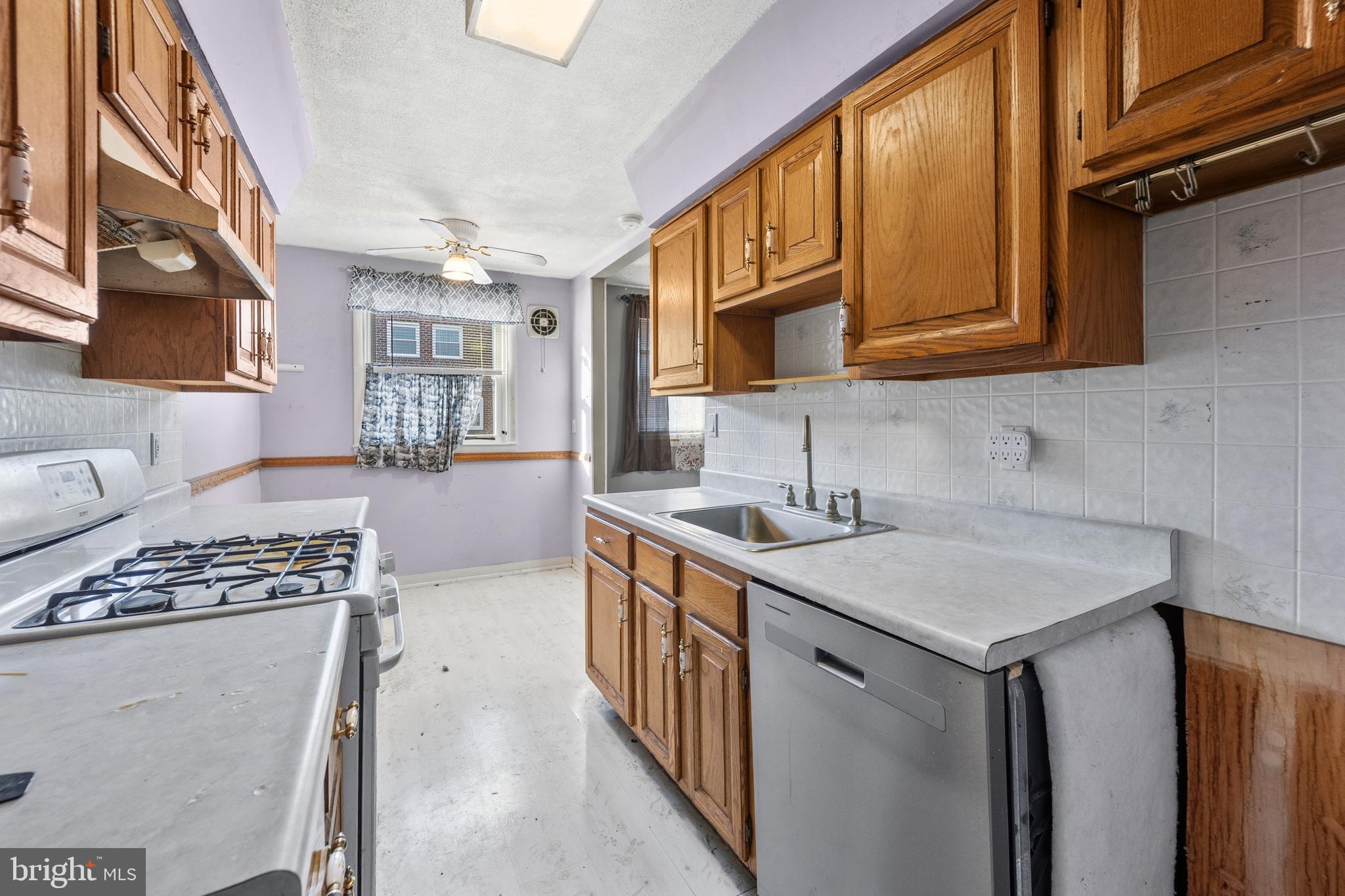 LAWNDALE - Residential