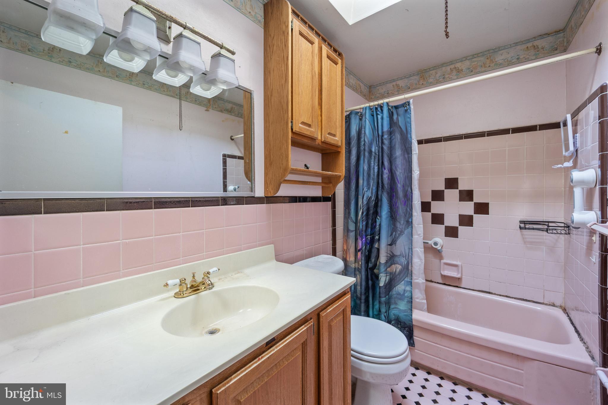 LAWNDALE - Residential