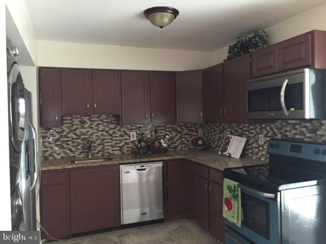 THE PROVINCES - Residential Lease