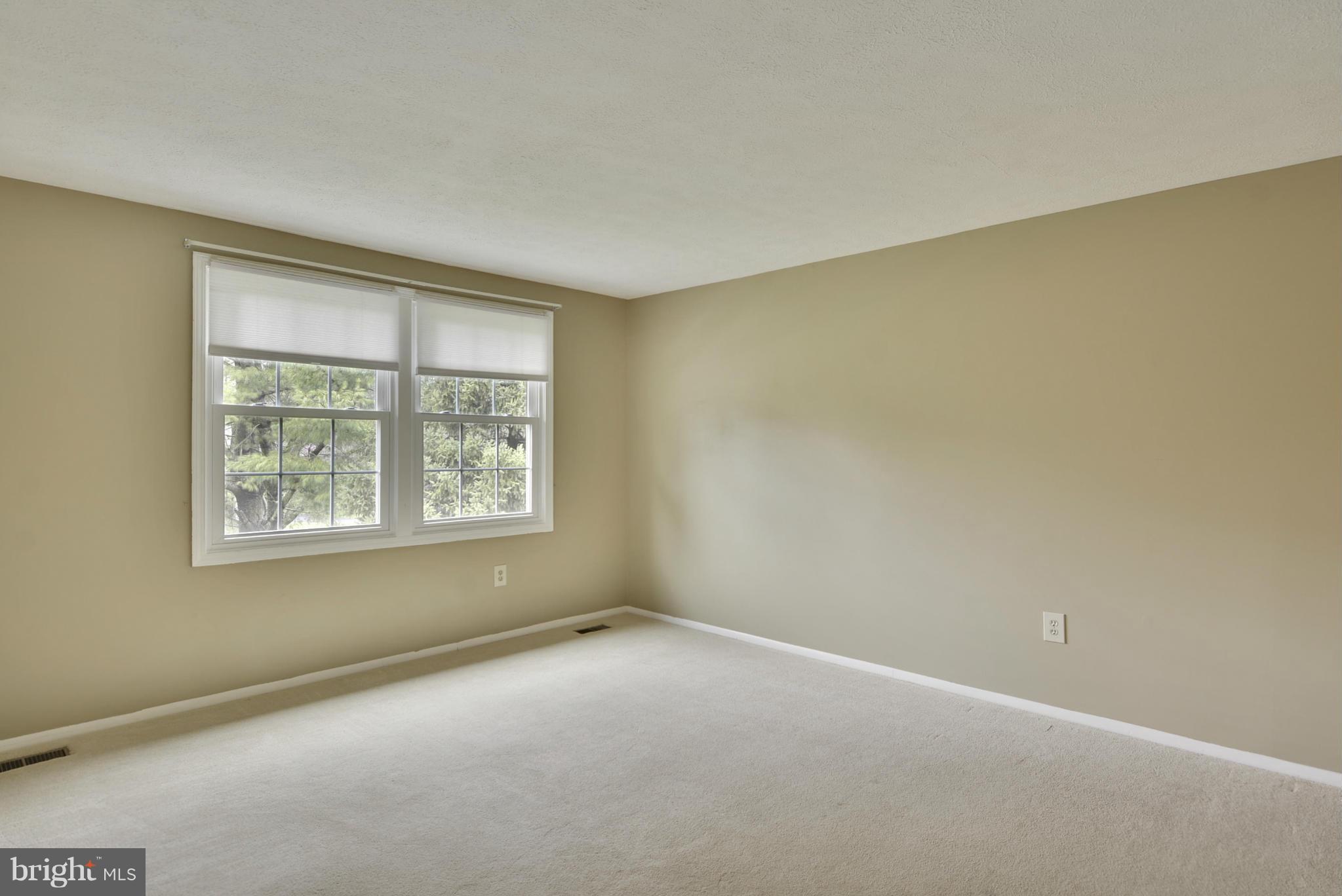 FOXLAIR ACRES - Residential