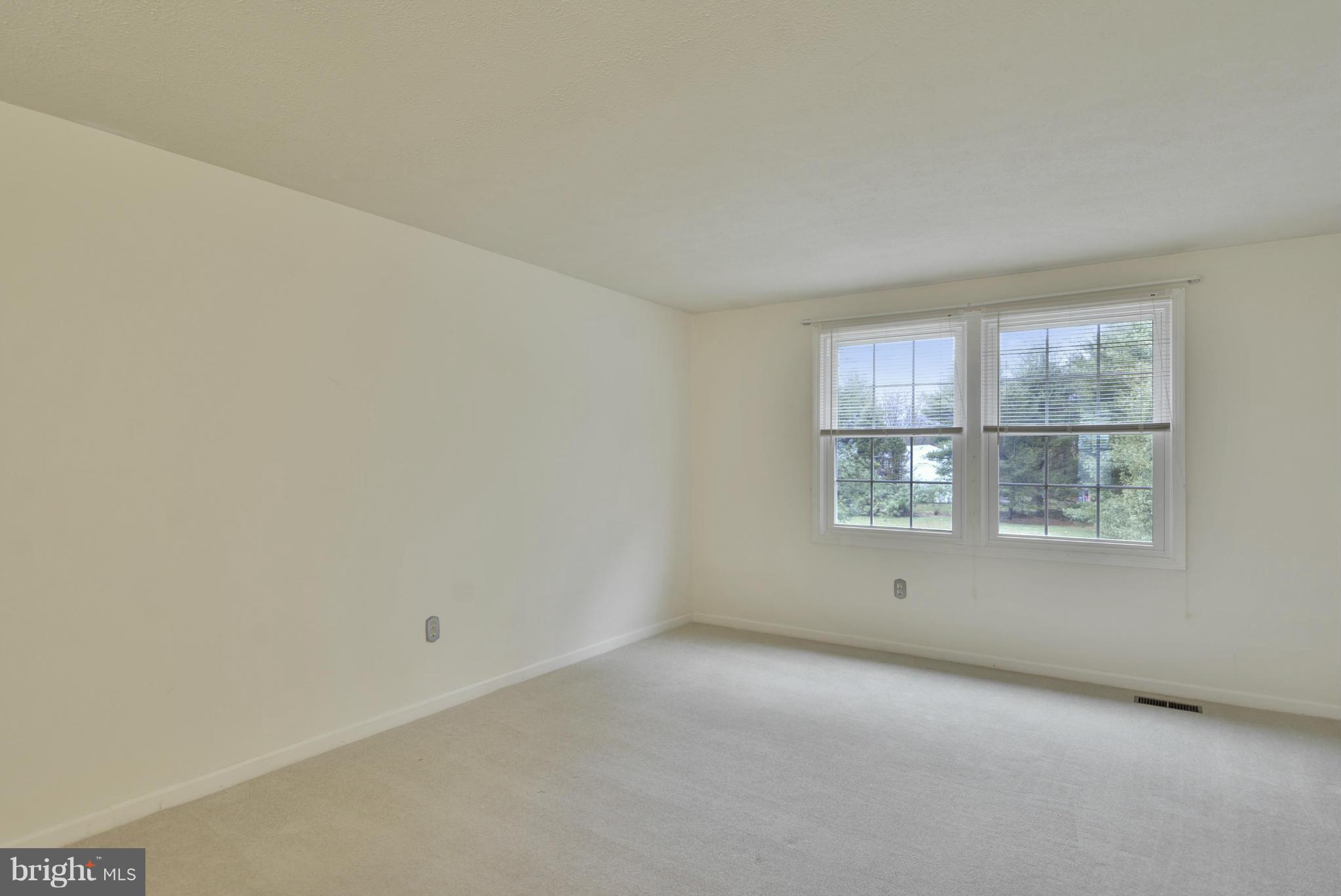 FOXLAIR ACRES - Residential