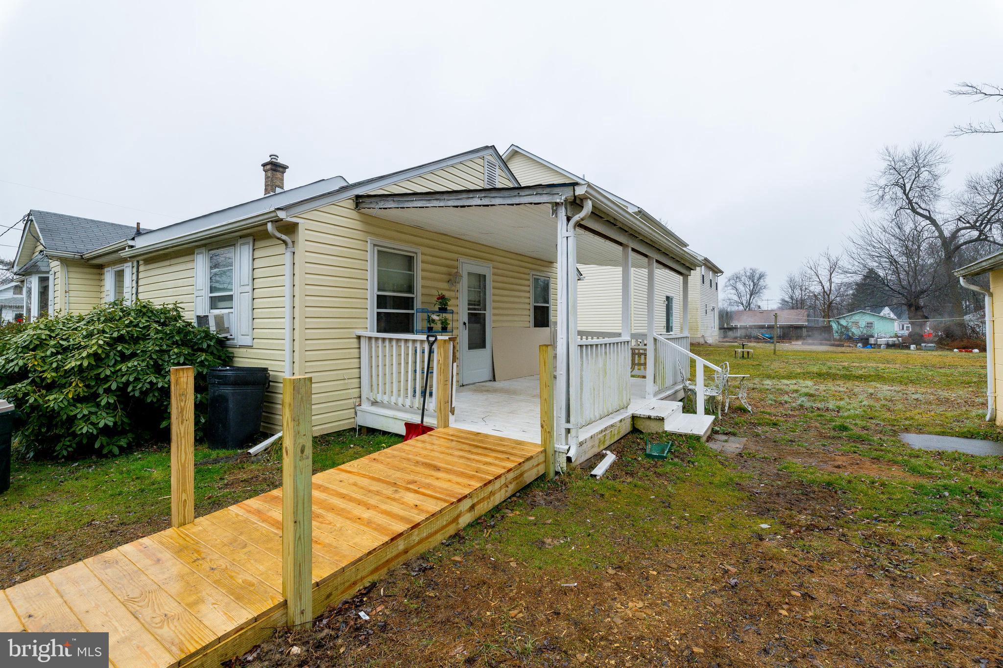 VILLAGE OF EDGEWOOD - Residential