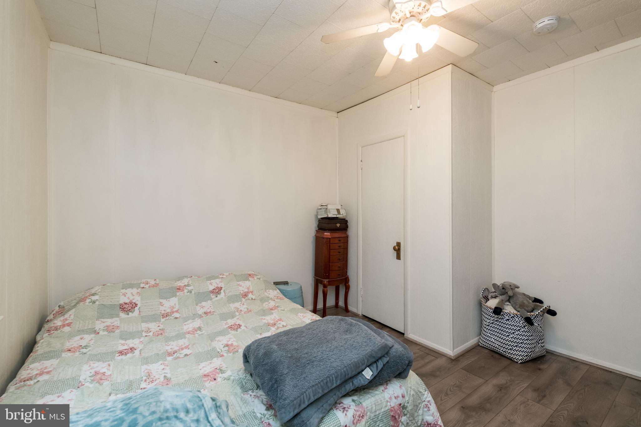 VILLAGE OF EDGEWOOD - Residential