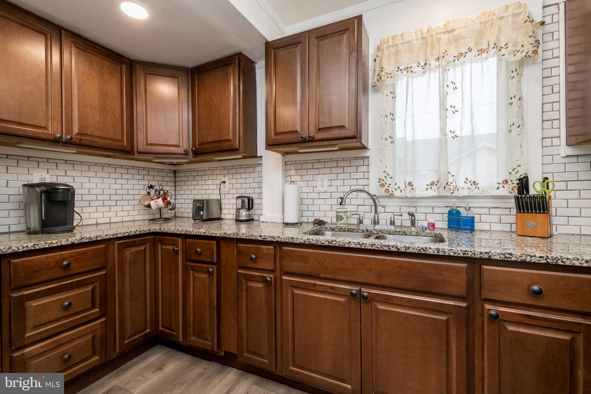 VILLAGE OF EDGEWOOD - Residential