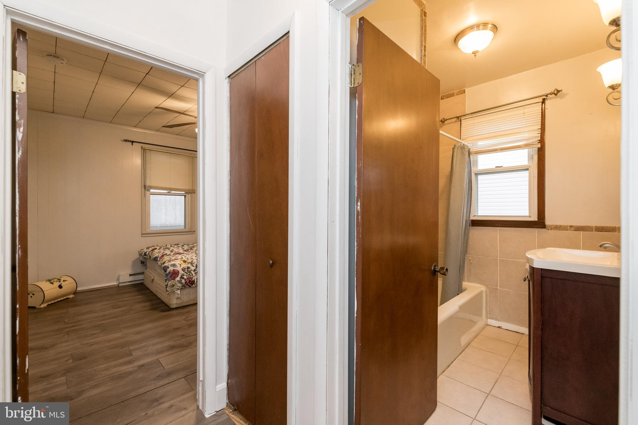 VILLAGE OF EDGEWOOD - Residential